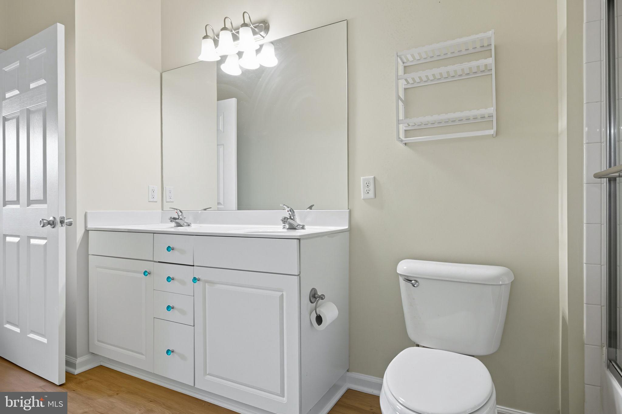 THE COLONNADE AT KENTLANDS - Residential