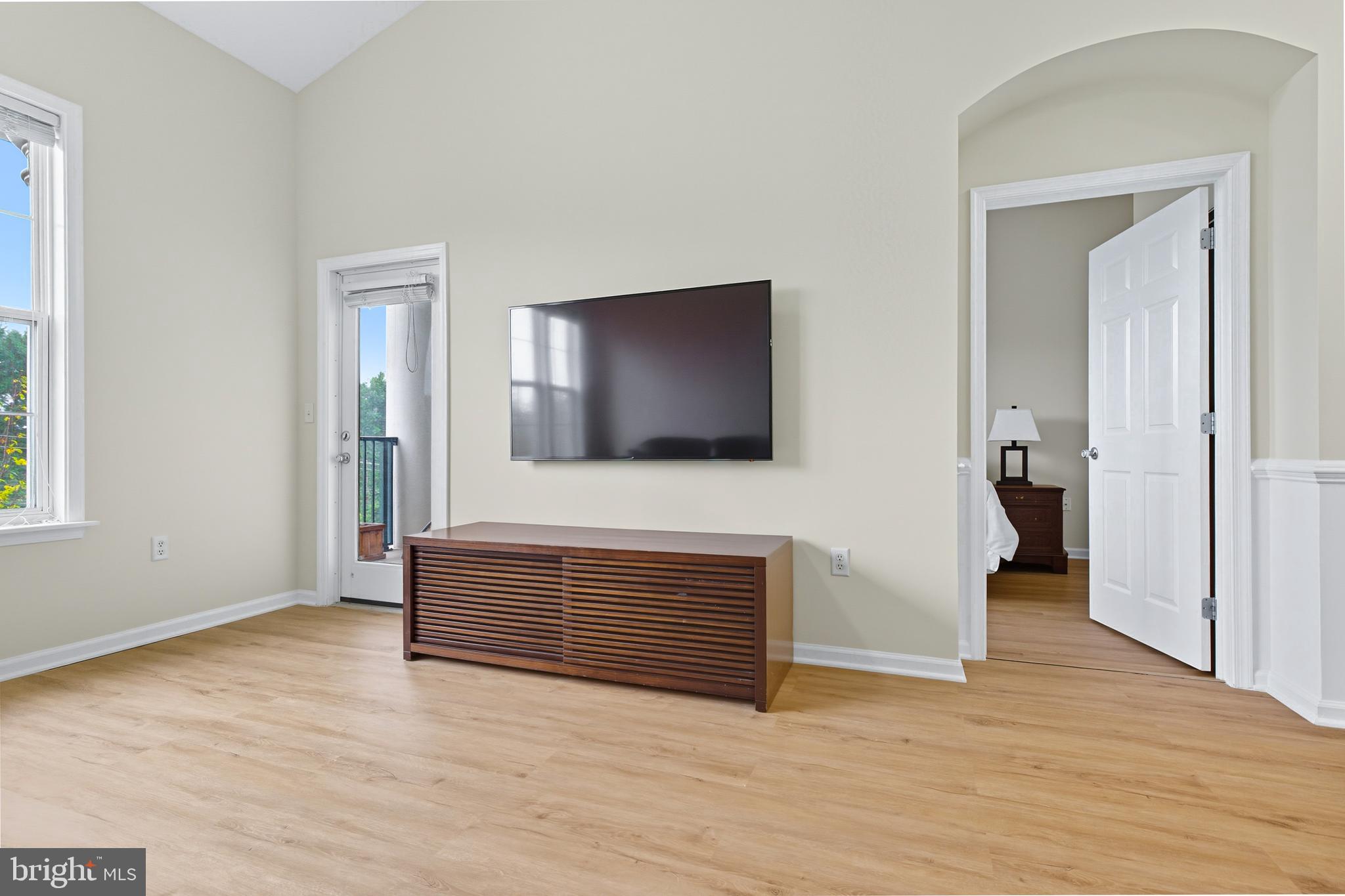 THE COLONNADE AT KENTLANDS - Residential