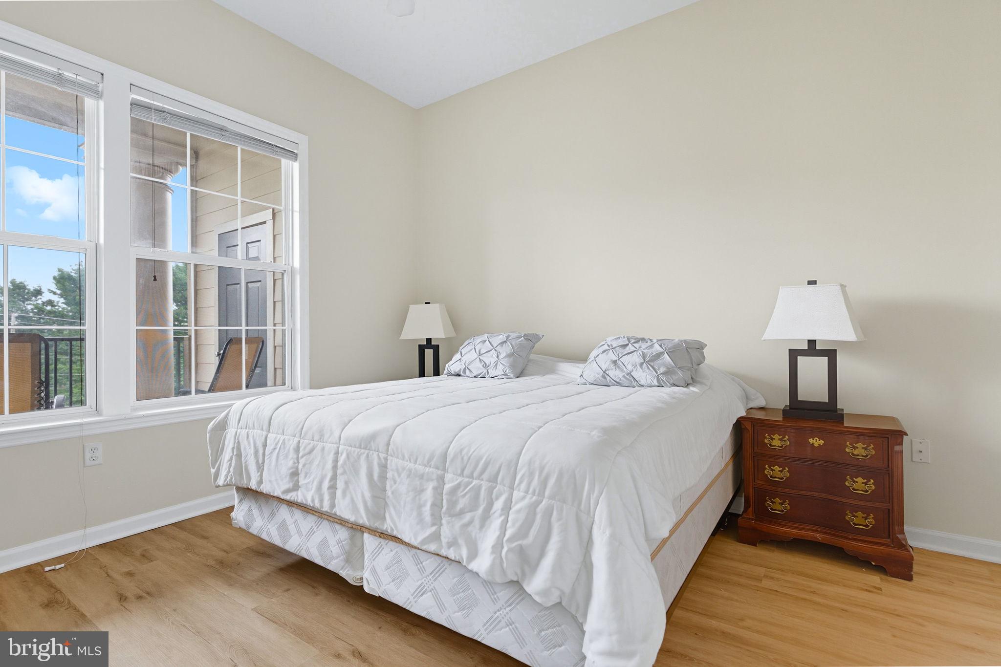 THE COLONNADE AT KENTLANDS - Residential