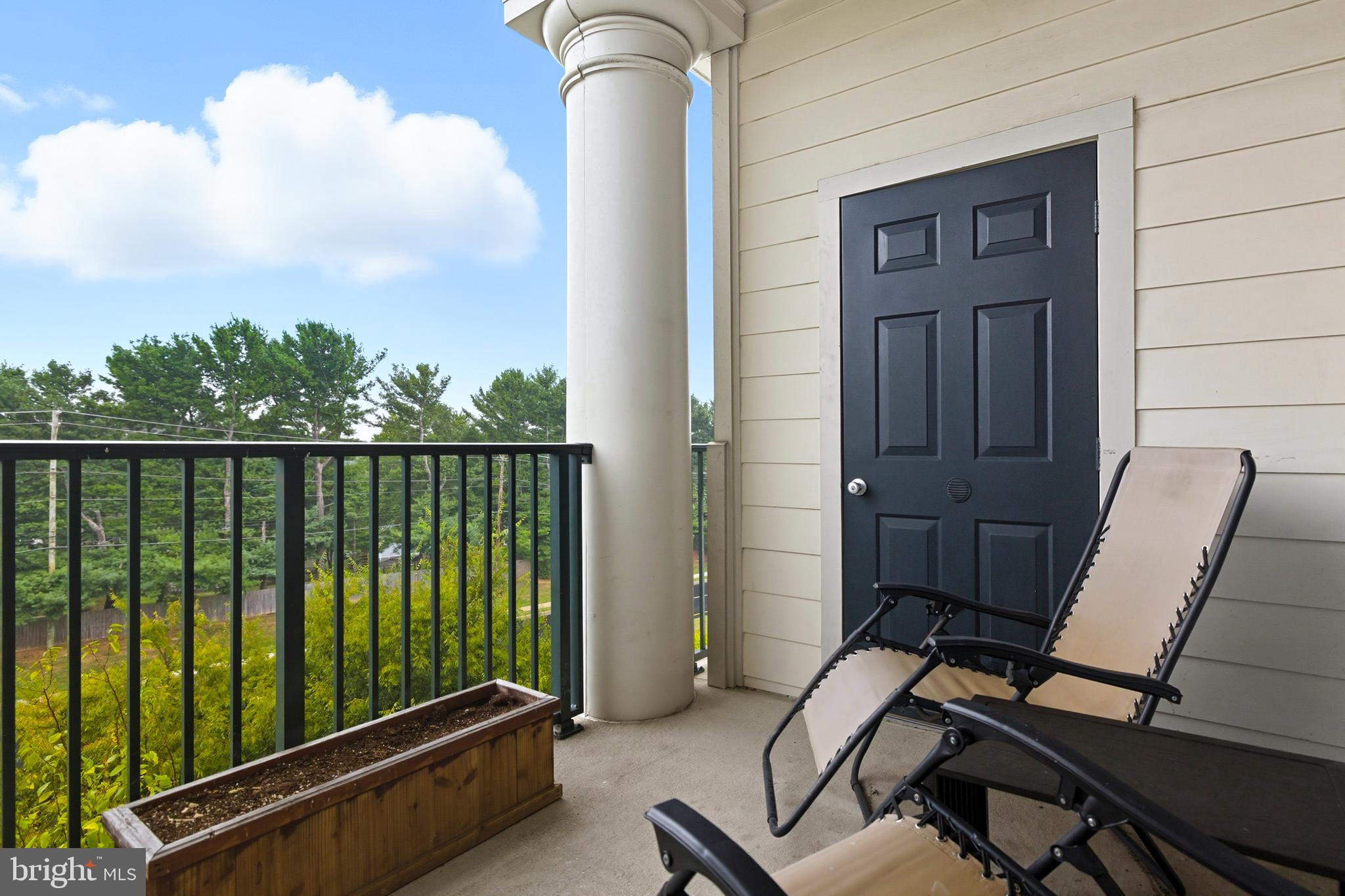 THE COLONNADE AT KENTLANDS - Residential
