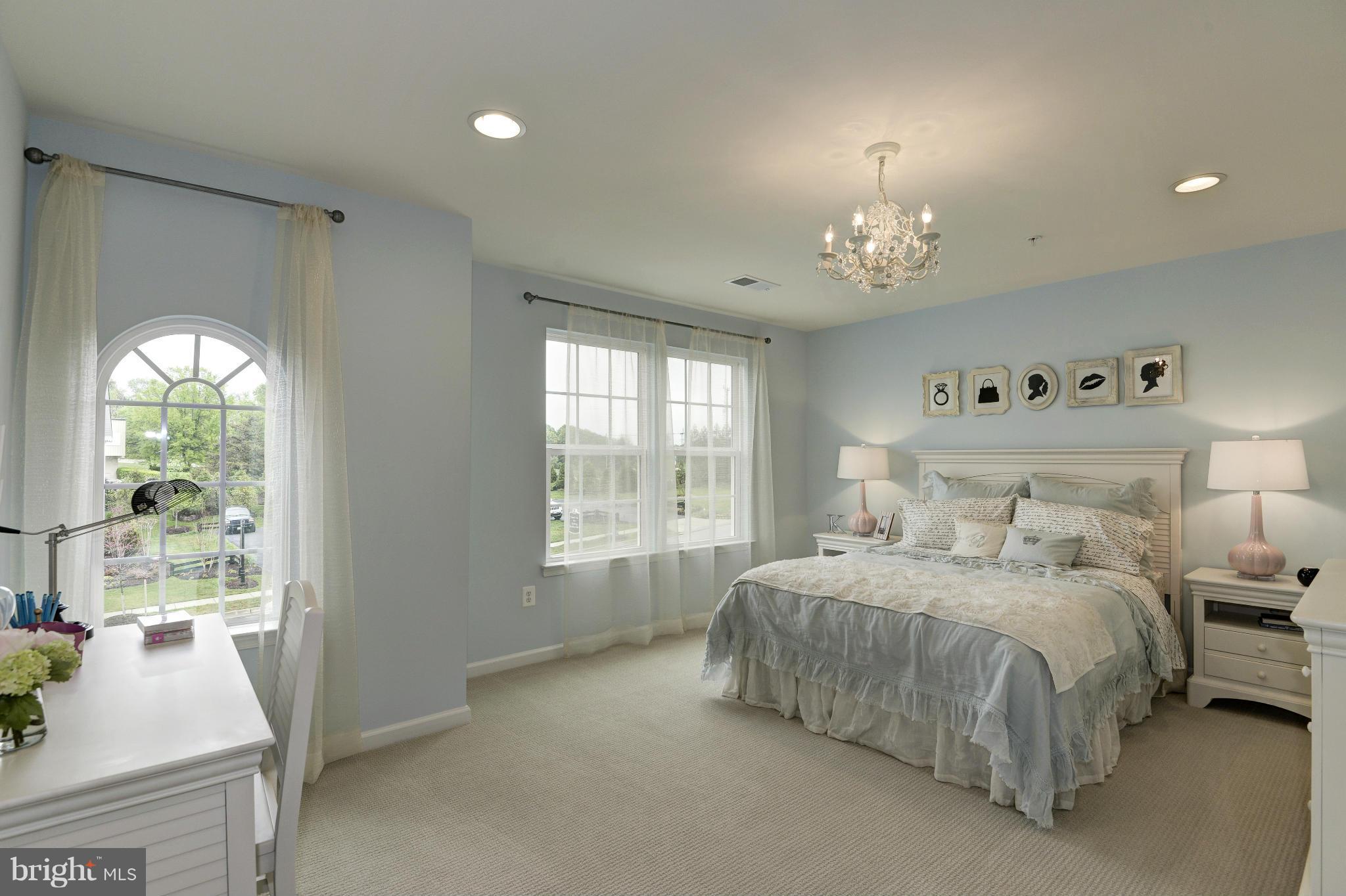 OAKMONT OVERLOOK - Residential