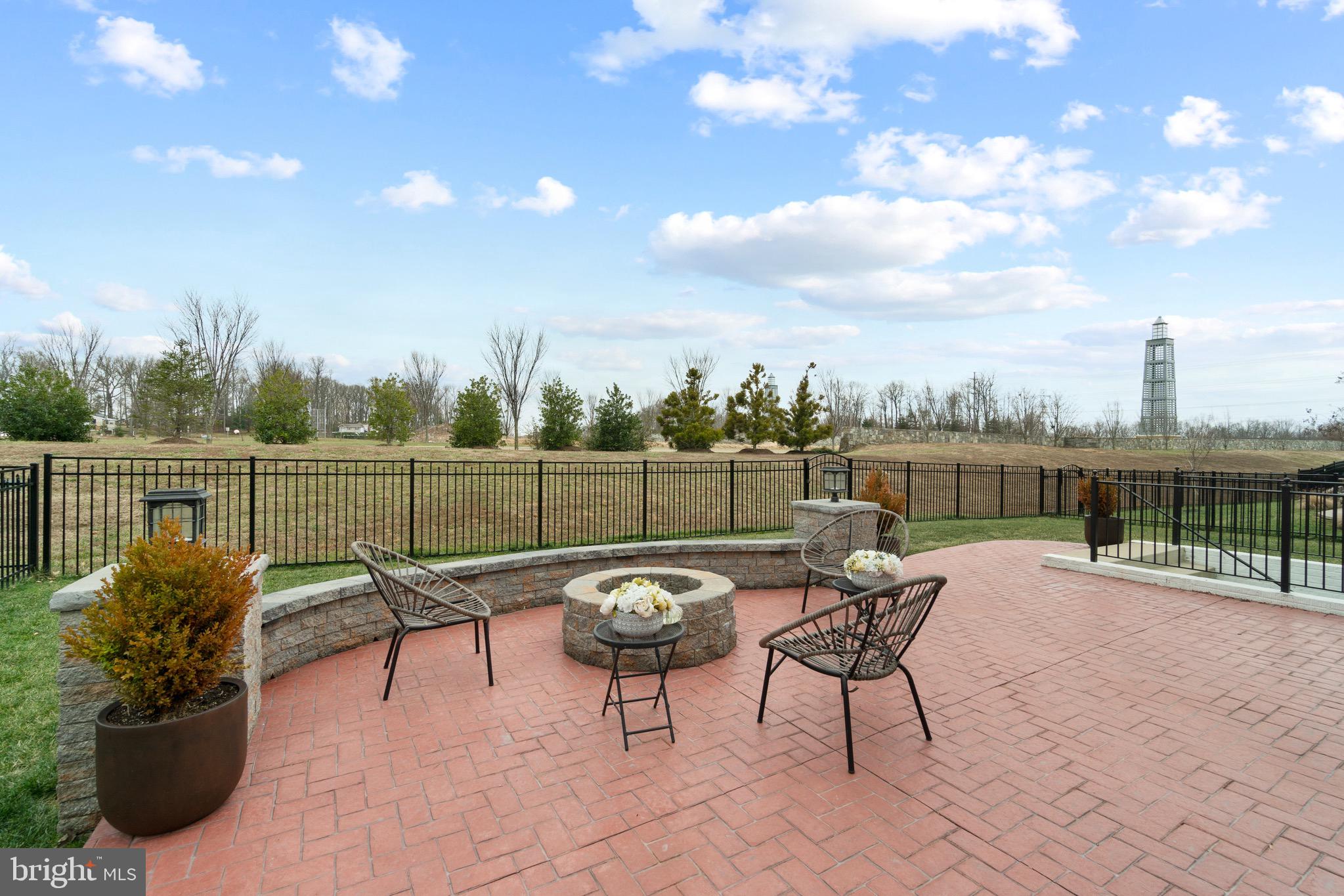 POTOMAC SHORES - Residential