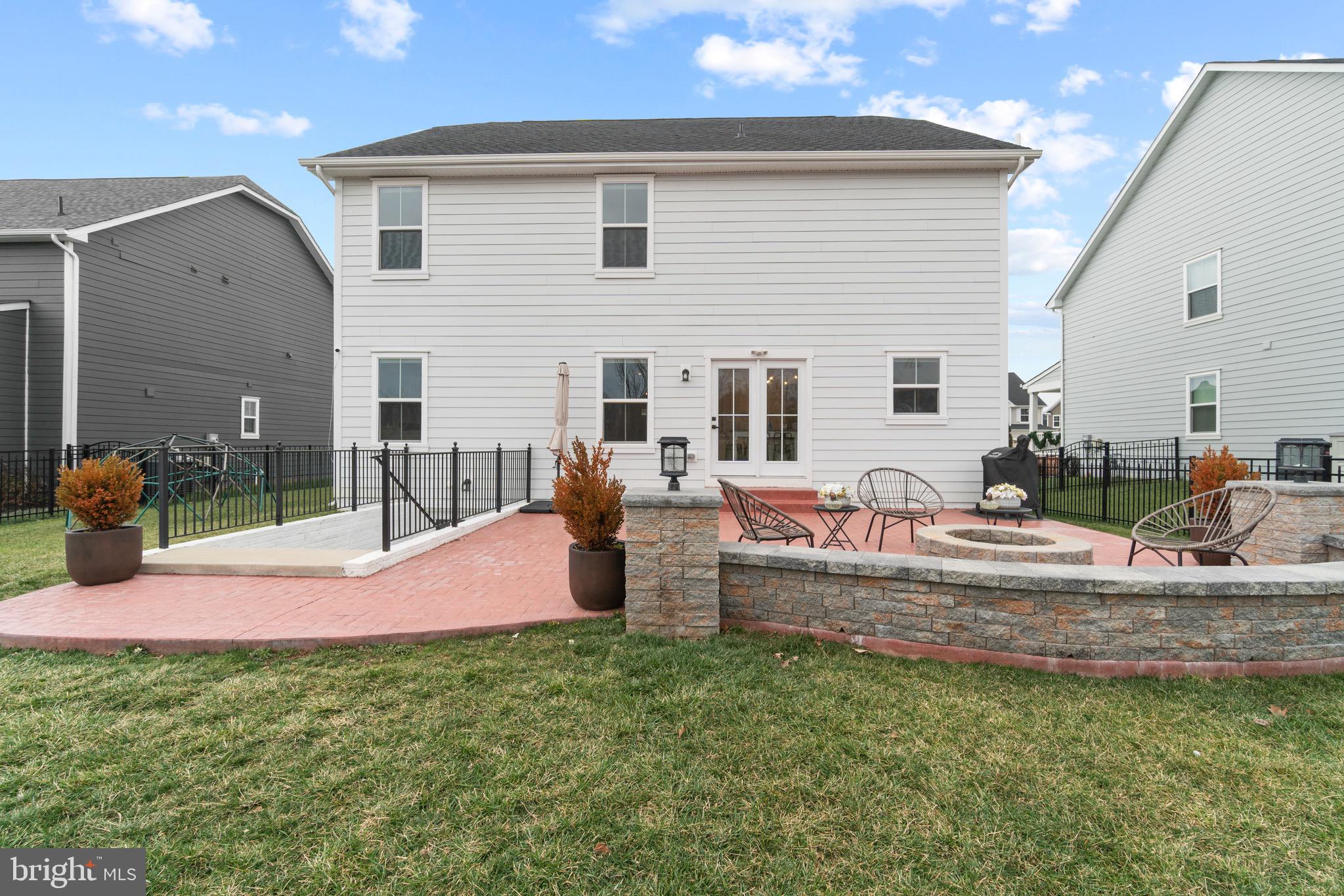 POTOMAC SHORES - Residential