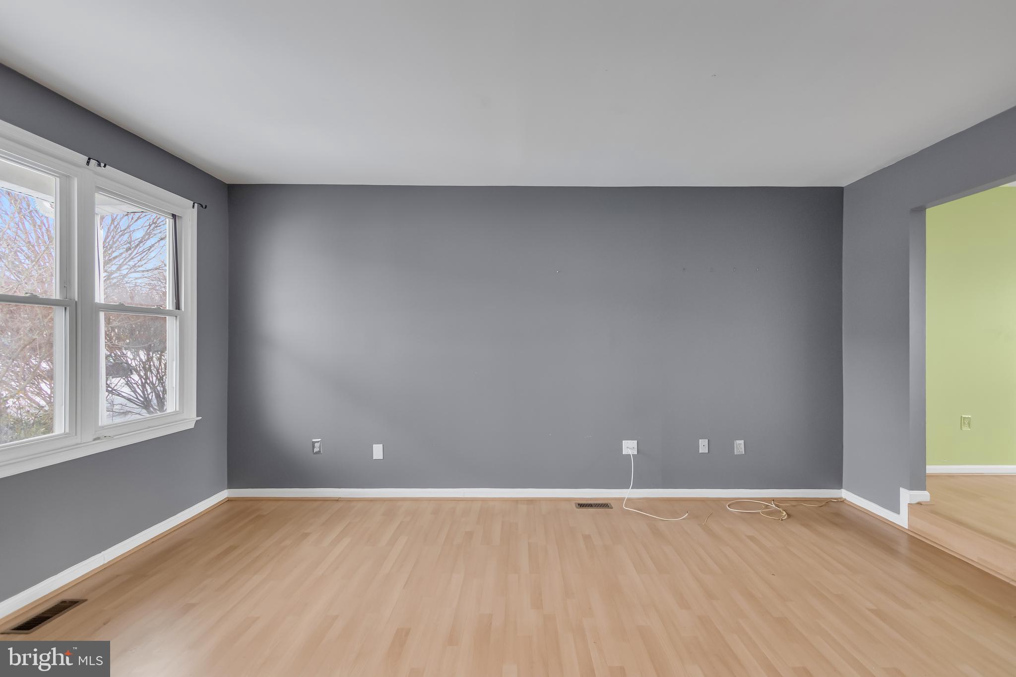 LAUREL LAKES - Residential