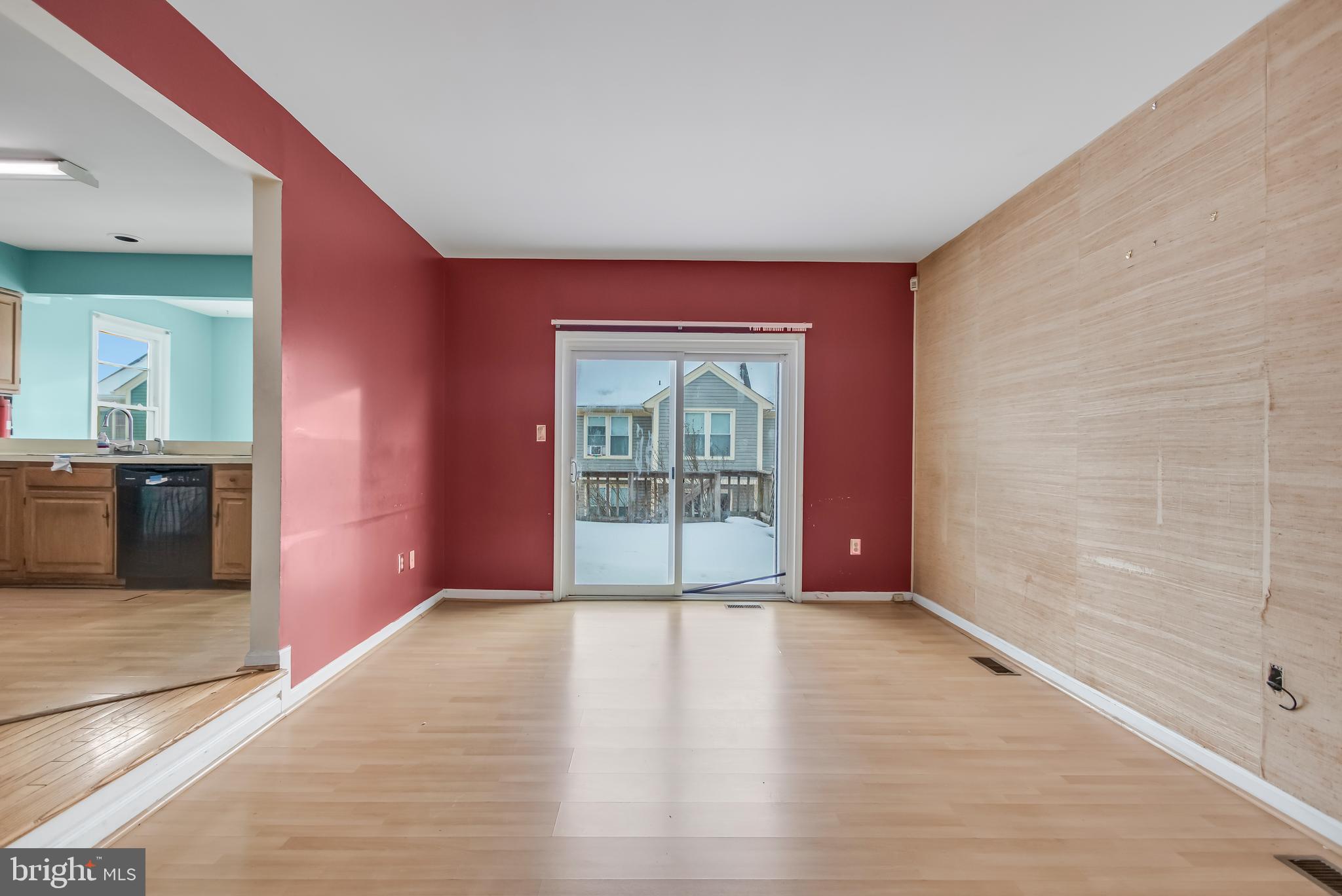 LAUREL LAKES - Residential