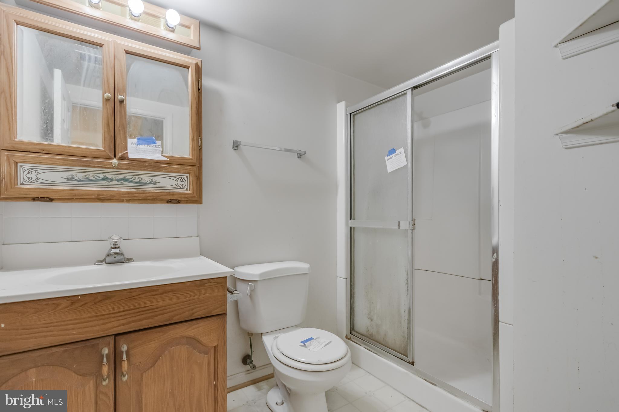 LAUREL LAKES - Residential