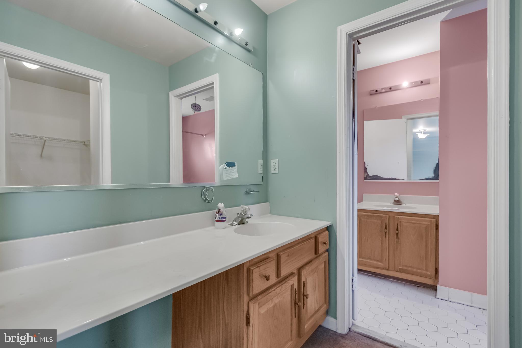 LAUREL LAKES - Residential