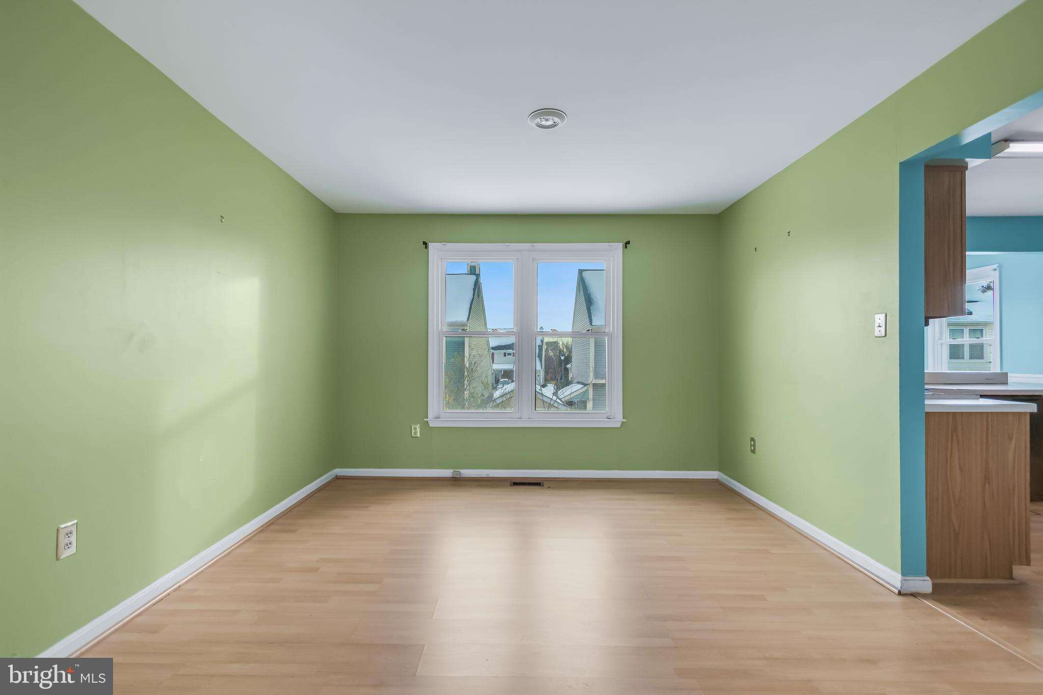 LAUREL LAKES - Residential