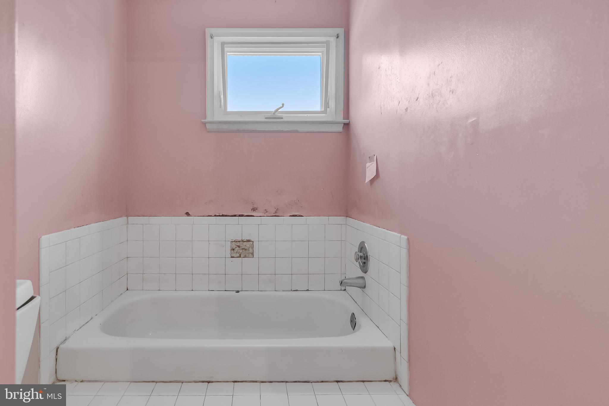 LAUREL LAKES - Residential