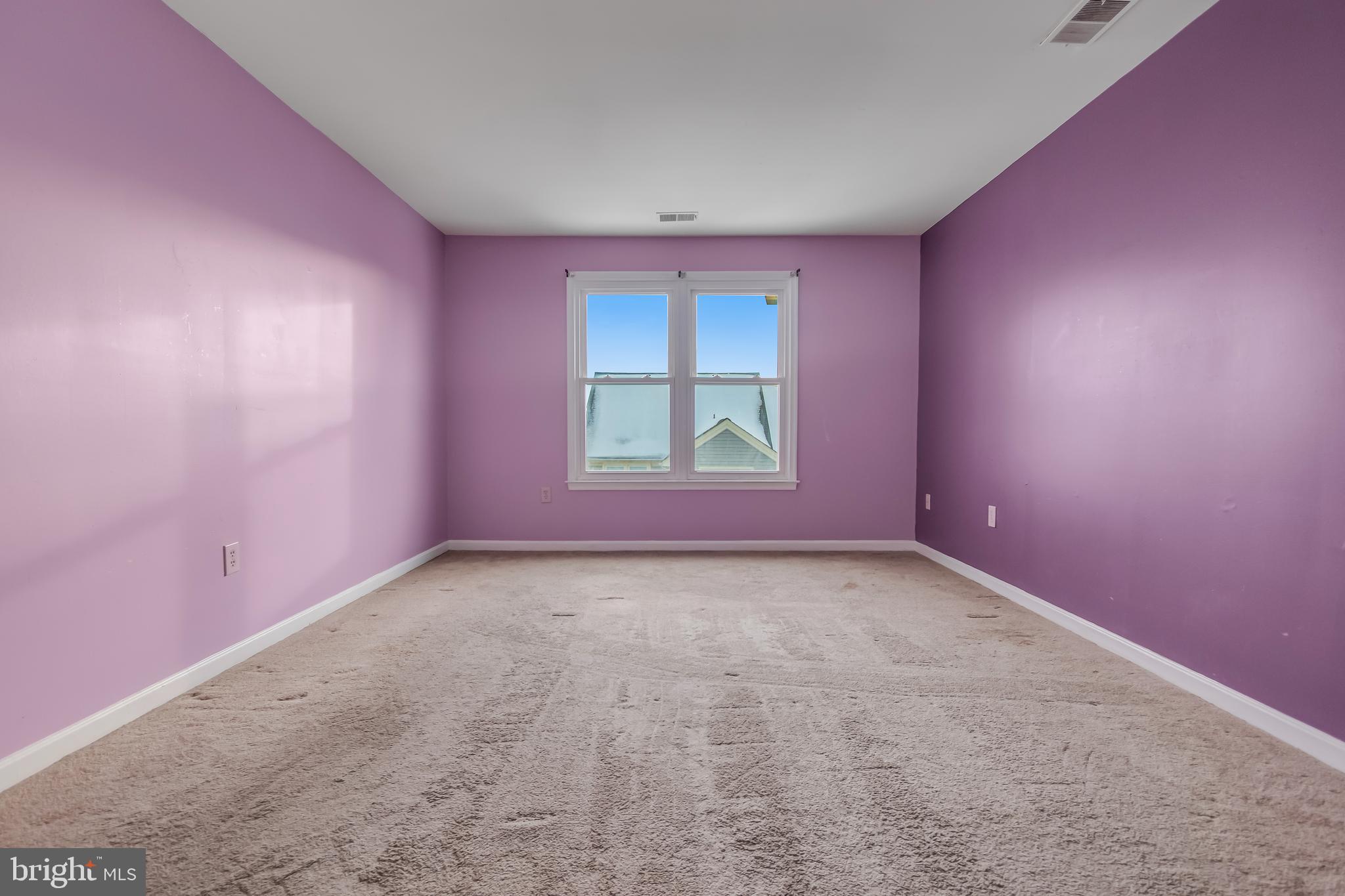 LAUREL LAKES - Residential