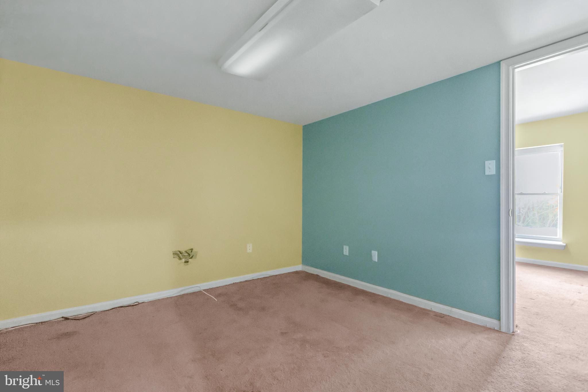 LAUREL LAKES - Residential