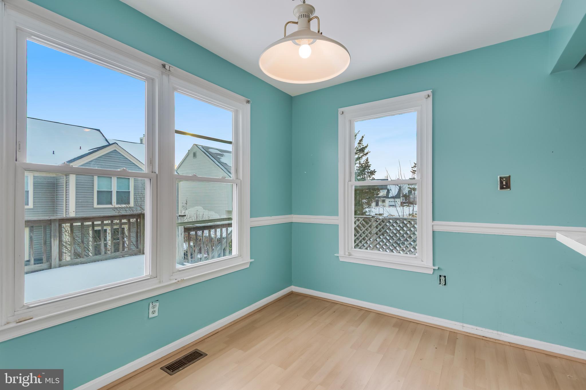 LAUREL LAKES - Residential