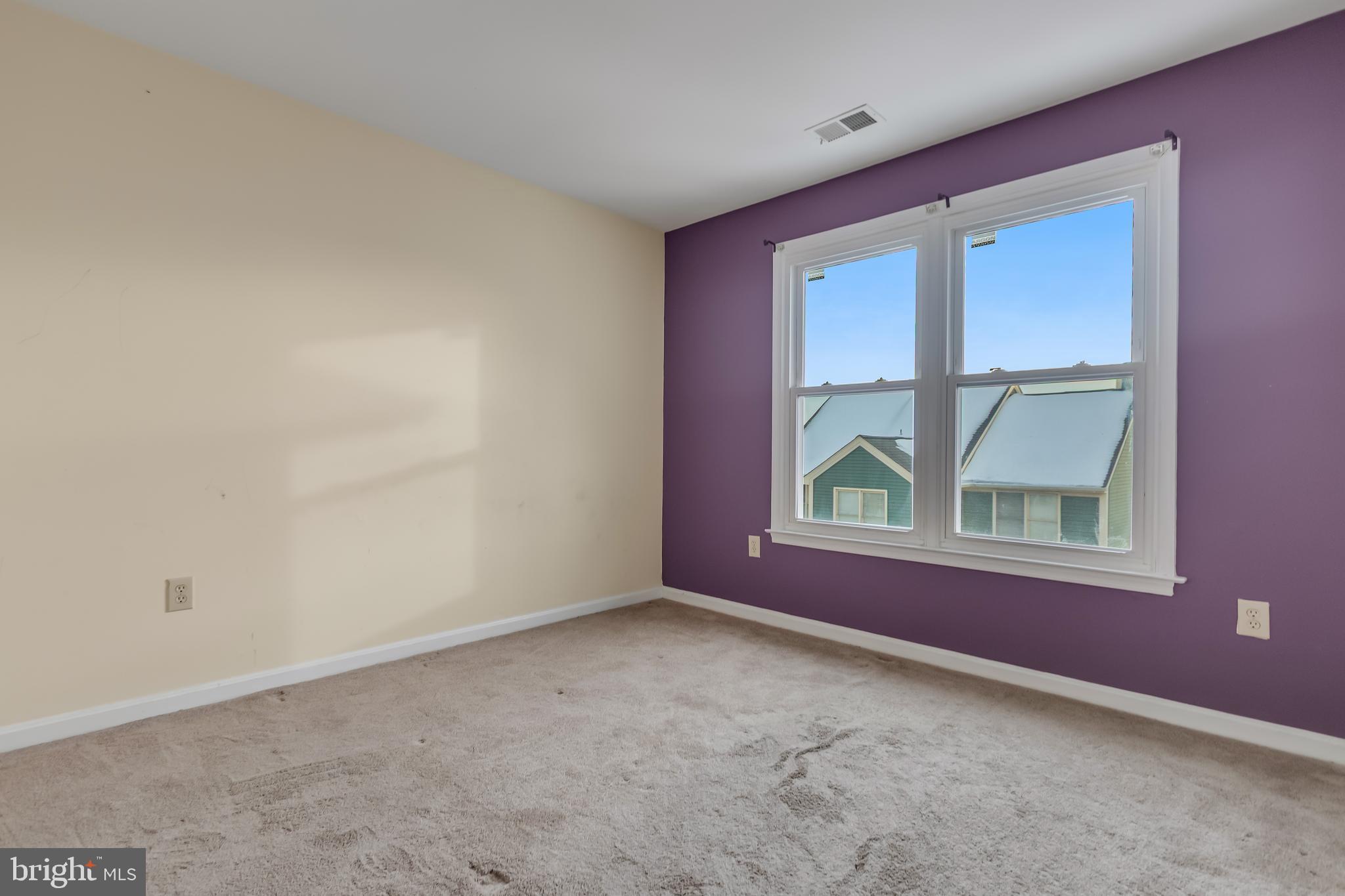 LAUREL LAKES - Residential