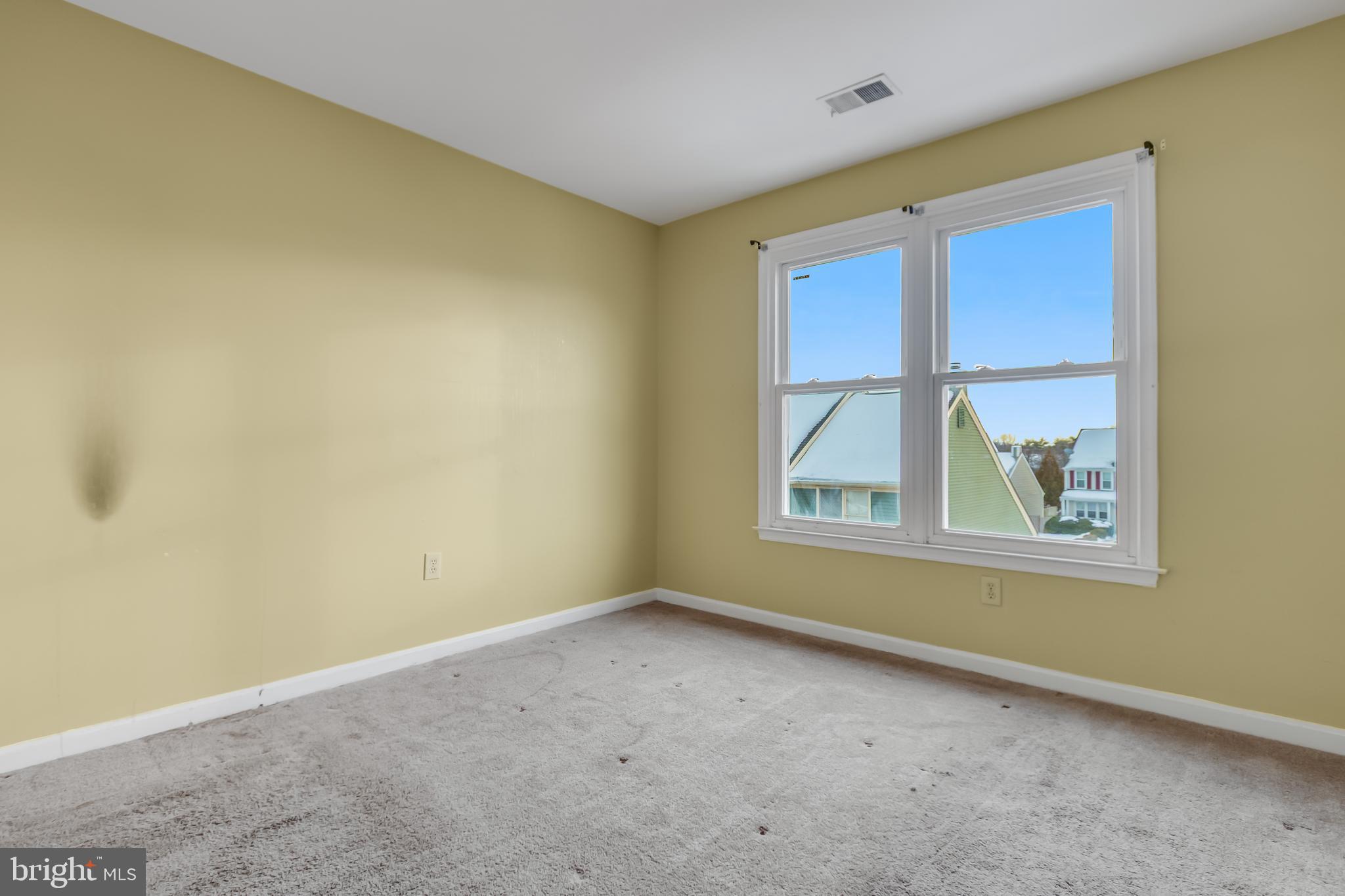 LAUREL LAKES - Residential