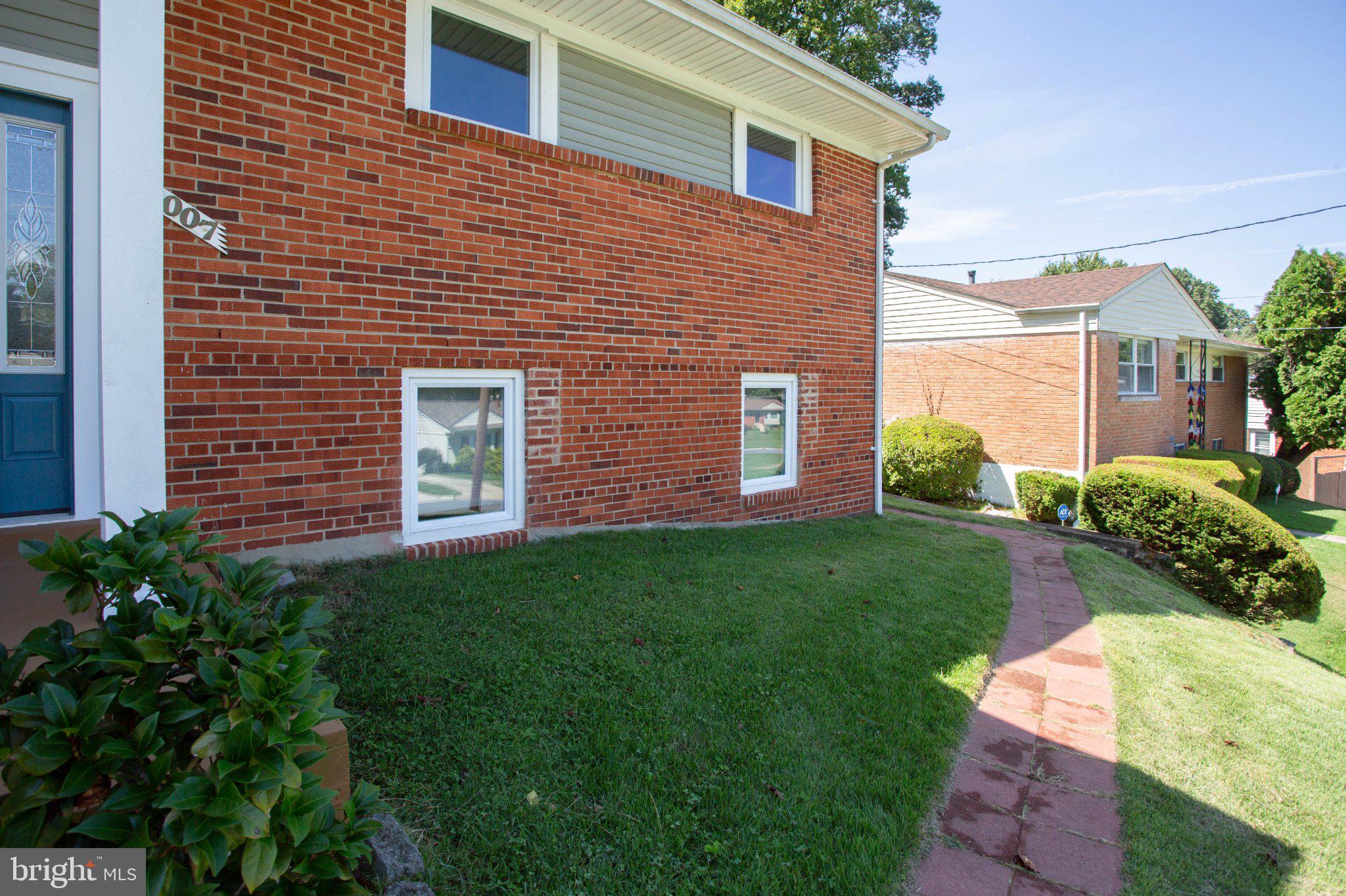 1007 VENICE DRIVE