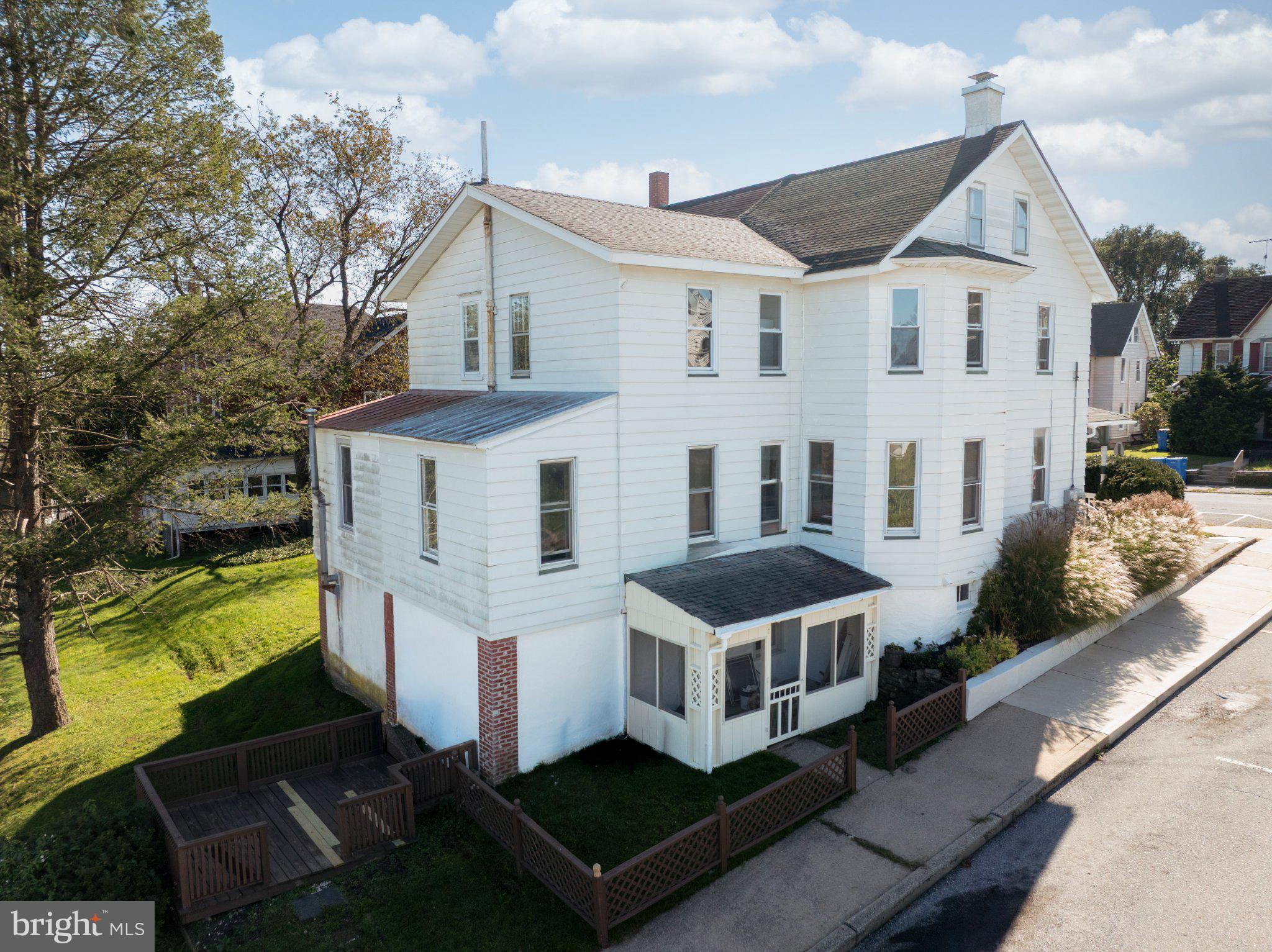 443 W 2ND AVENUE