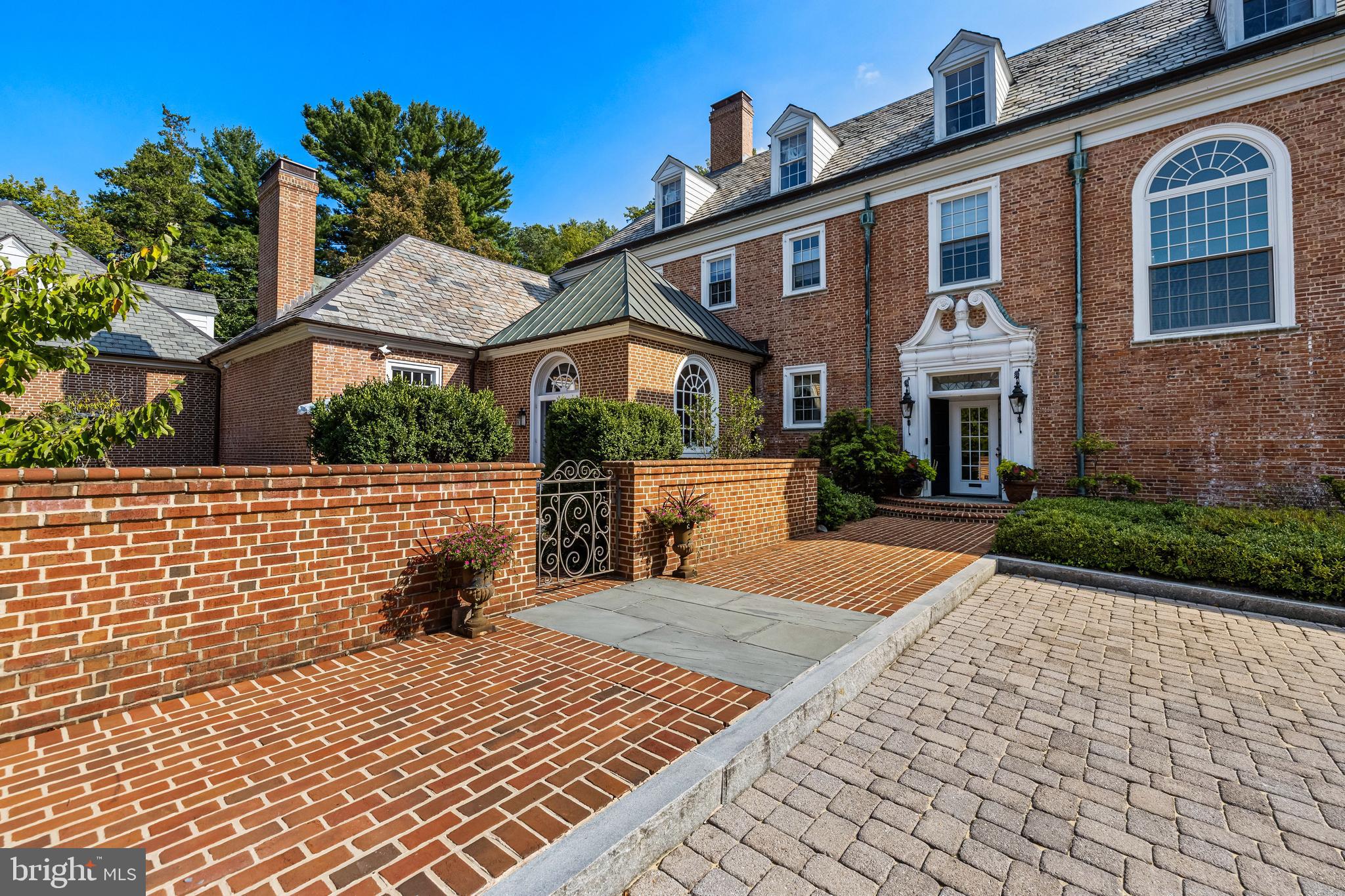 ROLAND PARK - Residential
