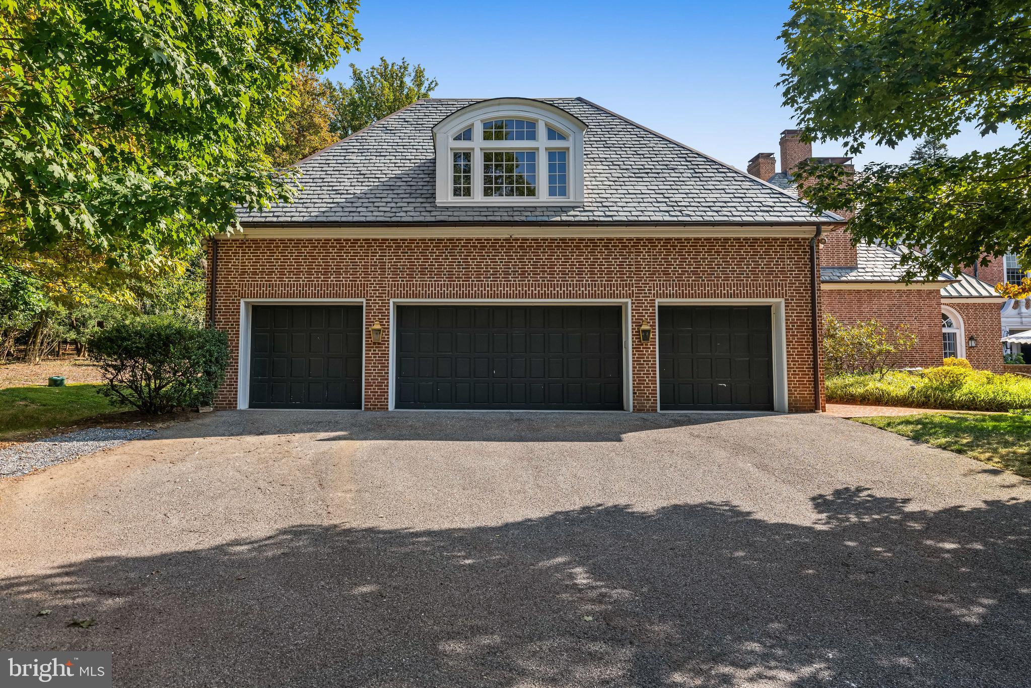 ROLAND PARK - Residential