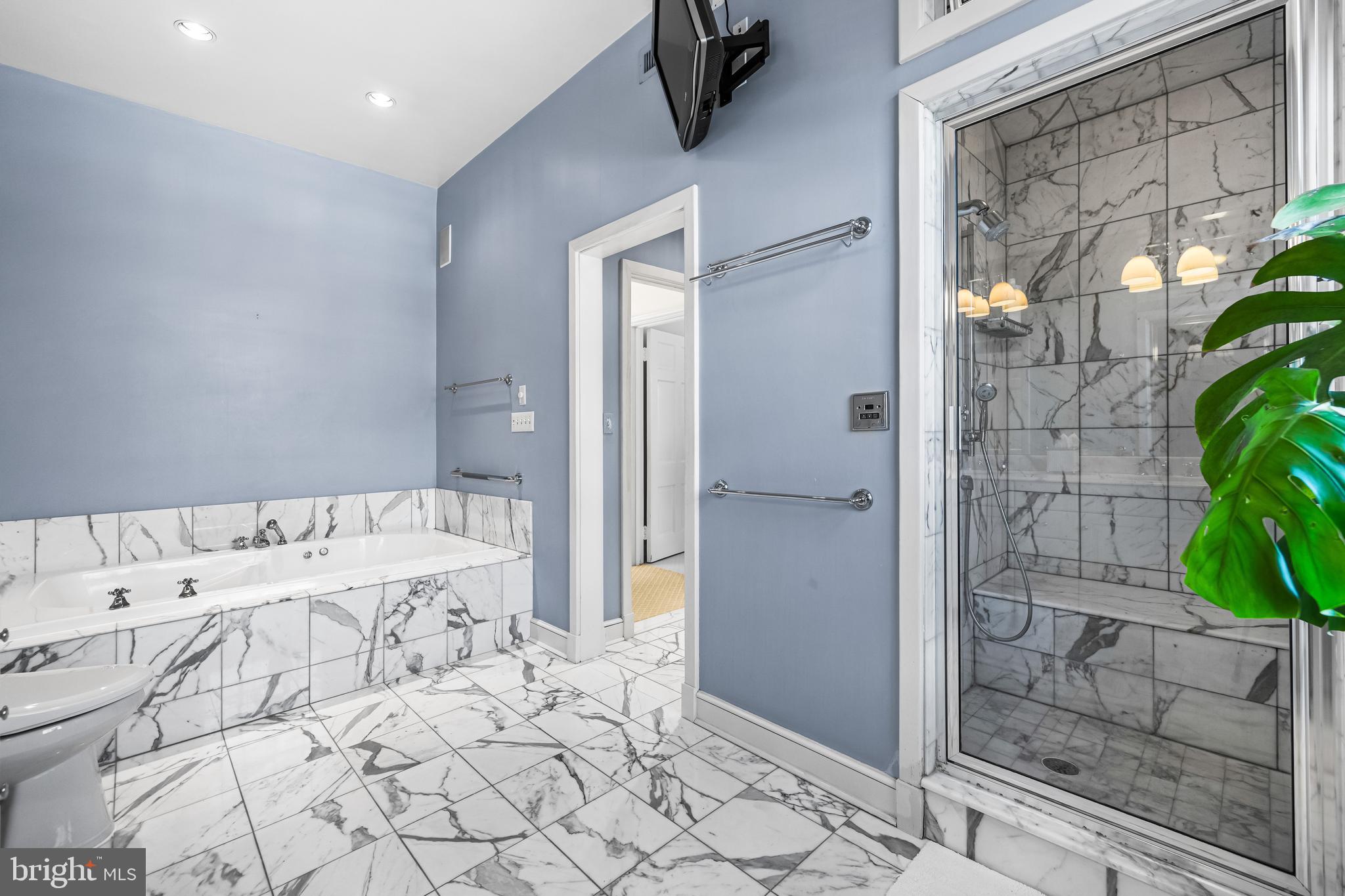 ROLAND PARK - Residential