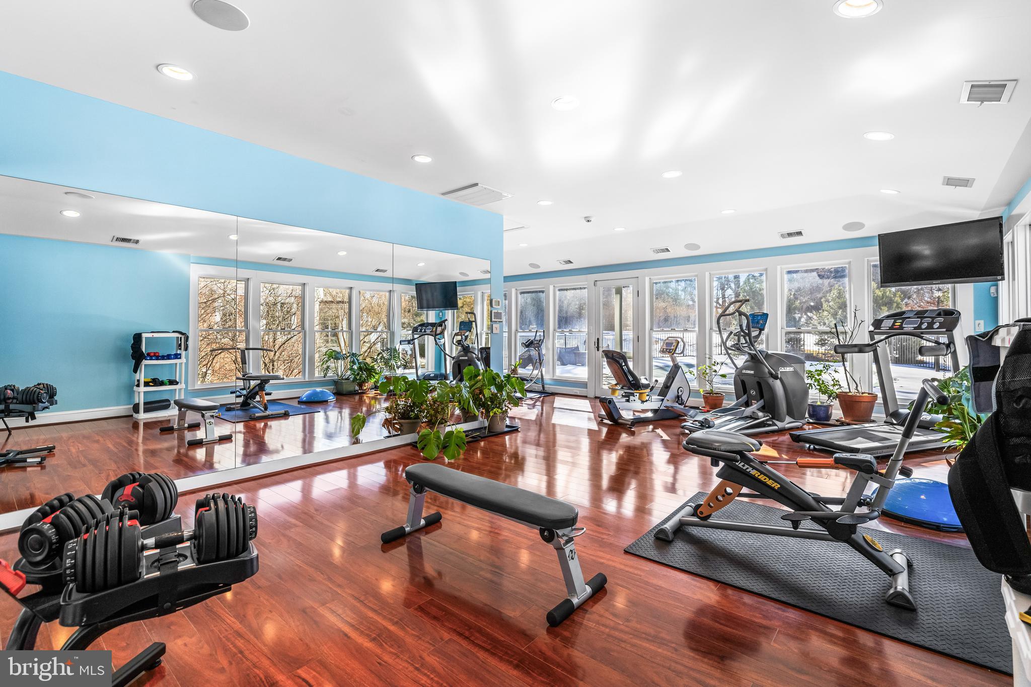 ROLAND PARK - Residential