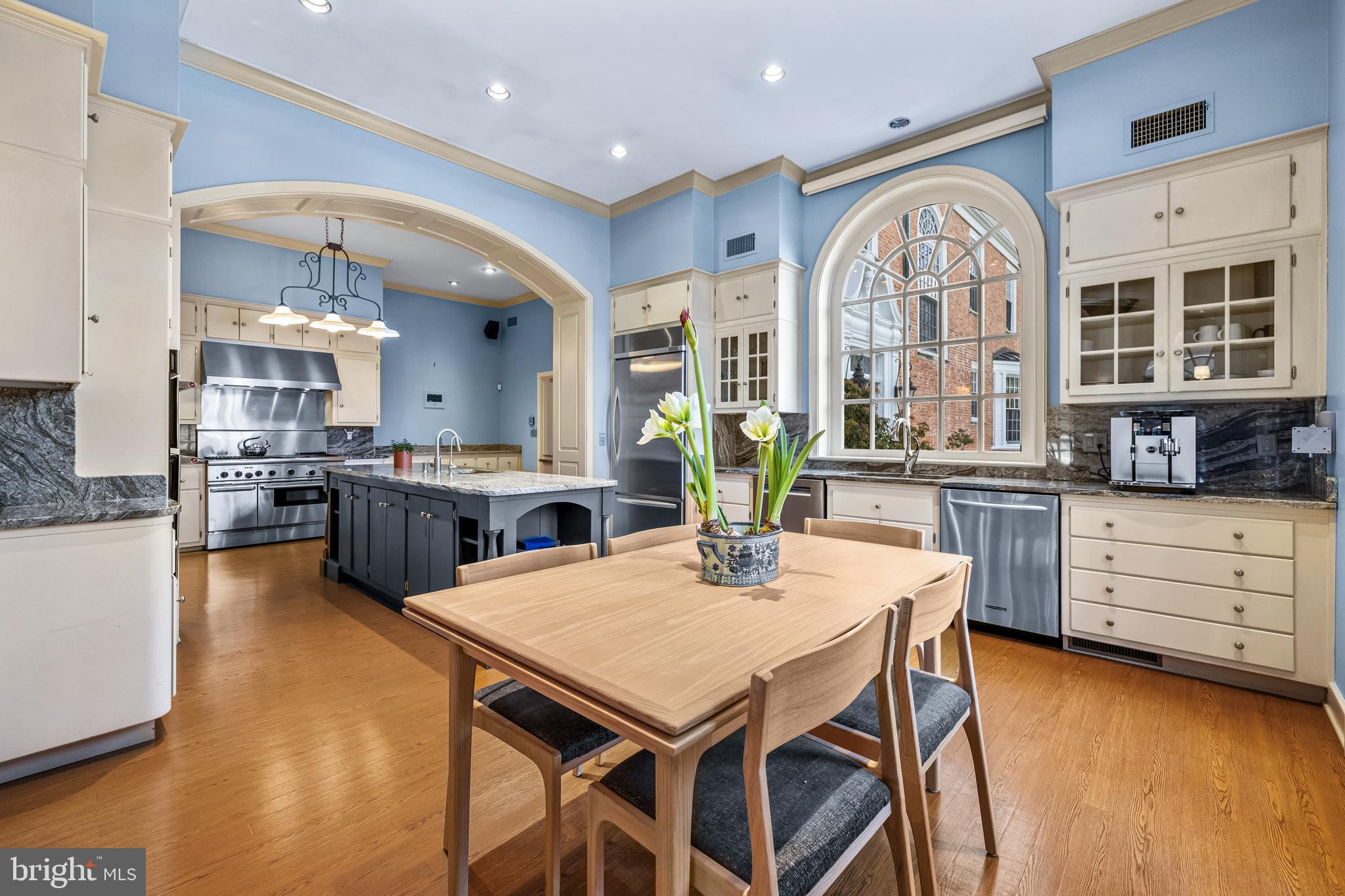 ROLAND PARK - Residential