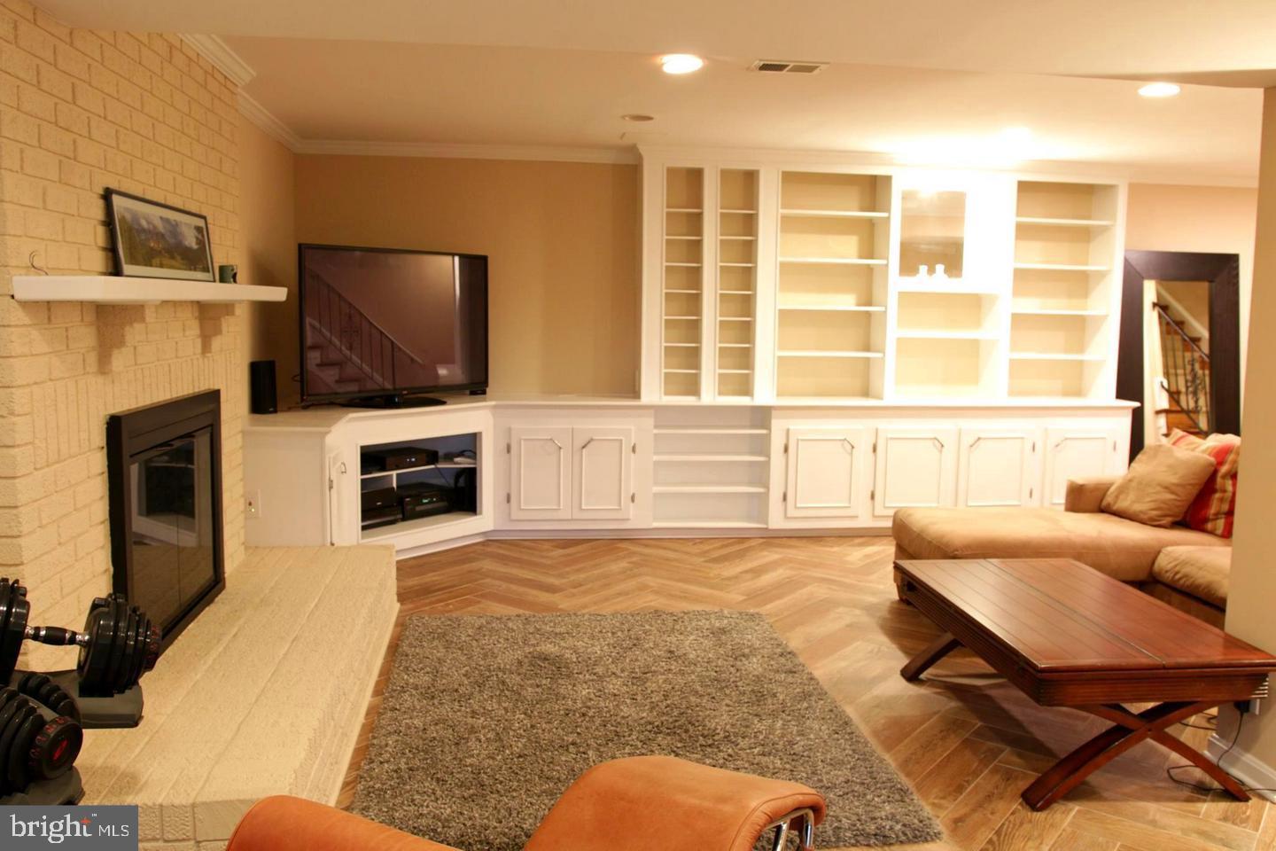 BIRCHWOOD - Residential Lease