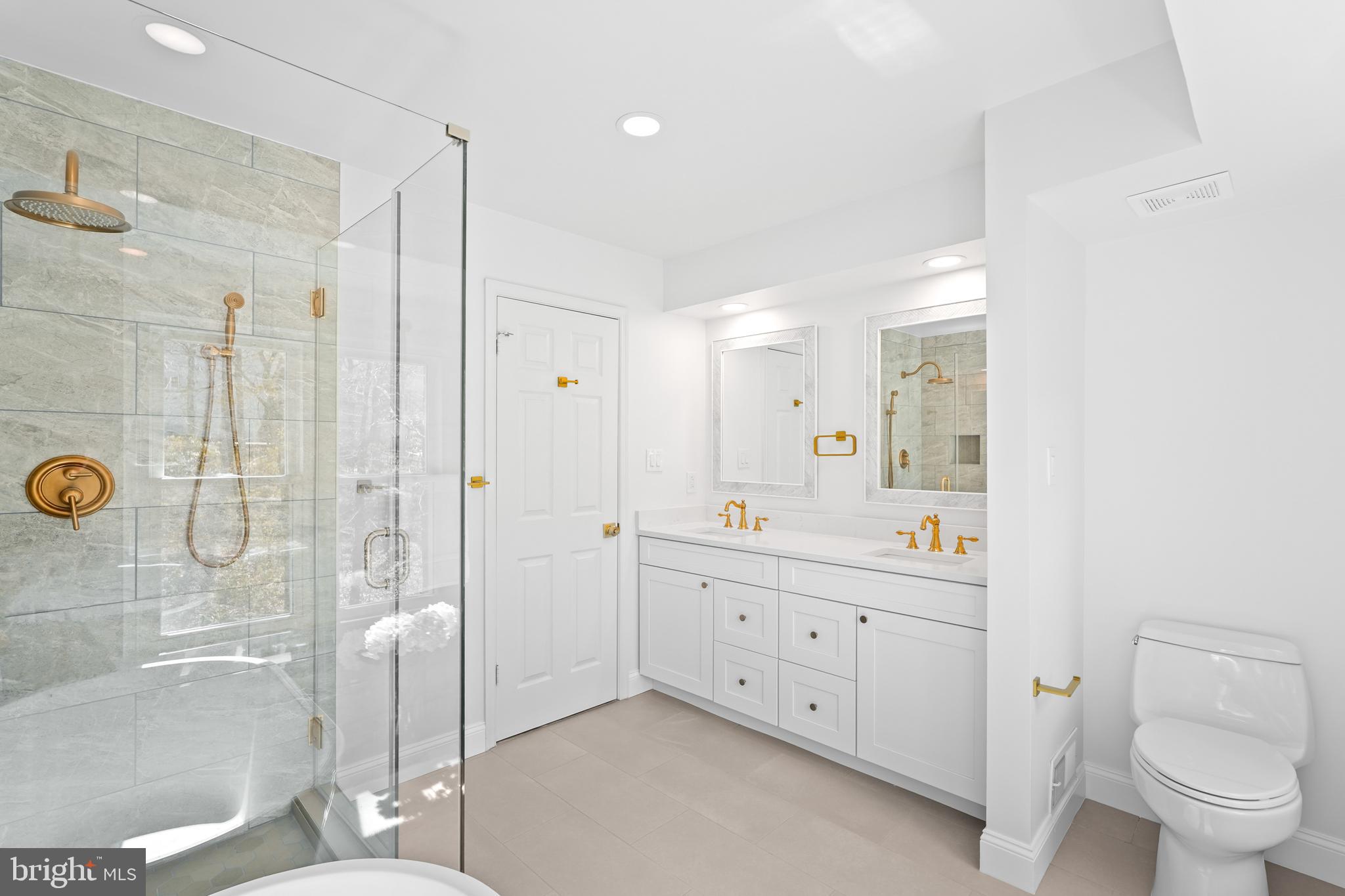 TRIPLE RIDGE - Residential