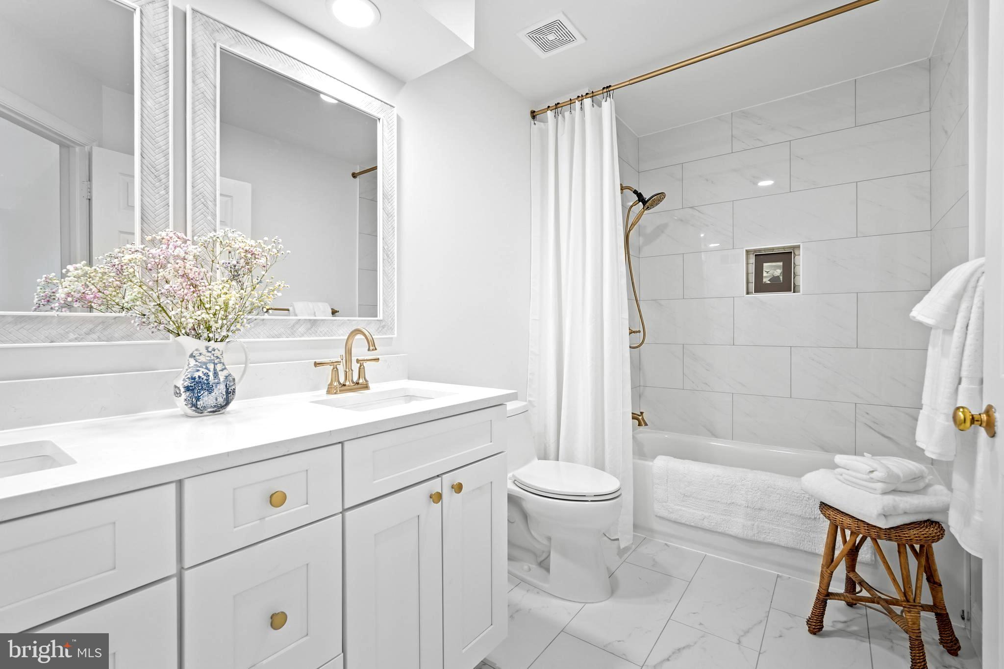 TRIPLE RIDGE - Residential