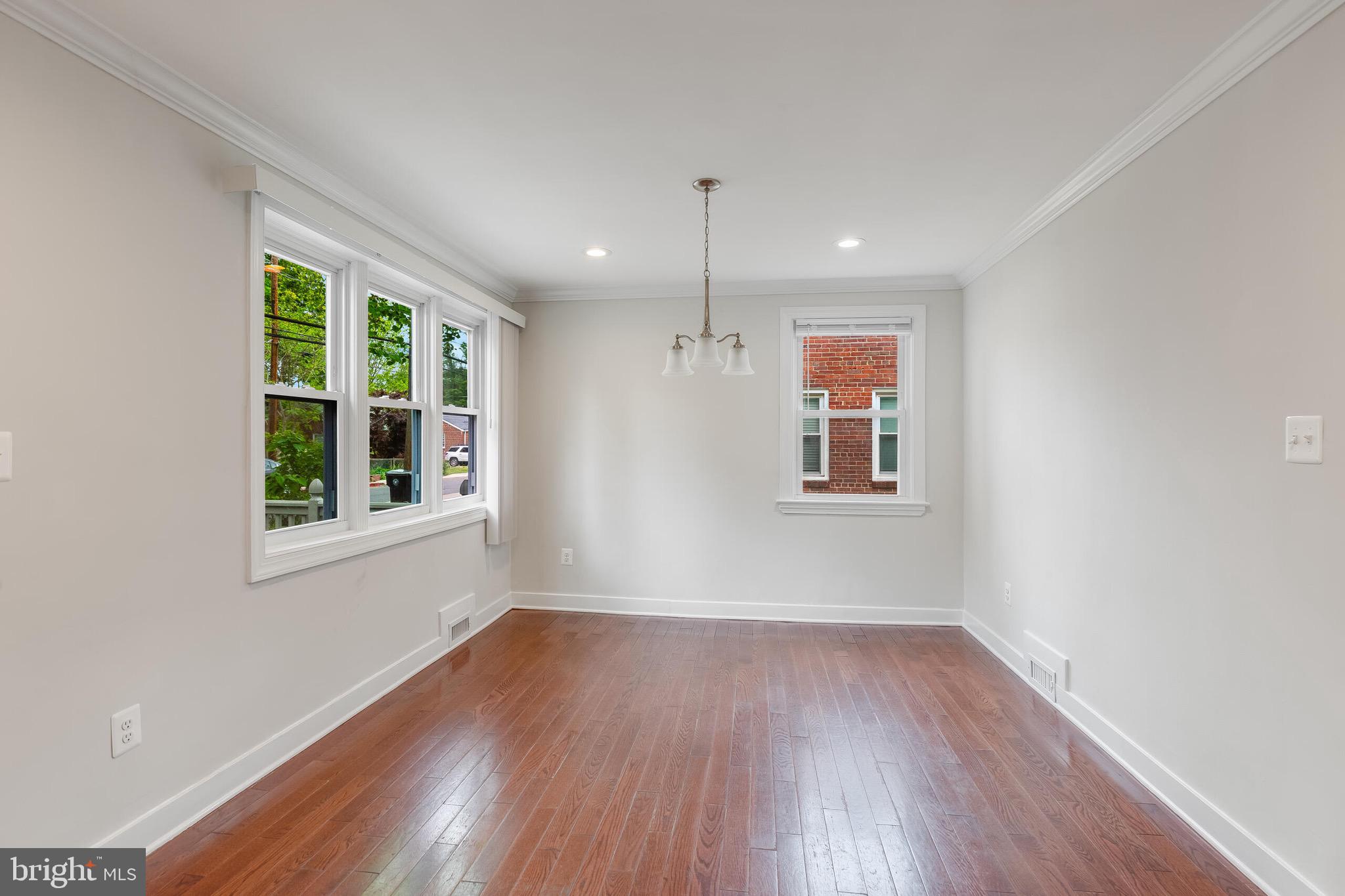 BRENTWOOD - Residential