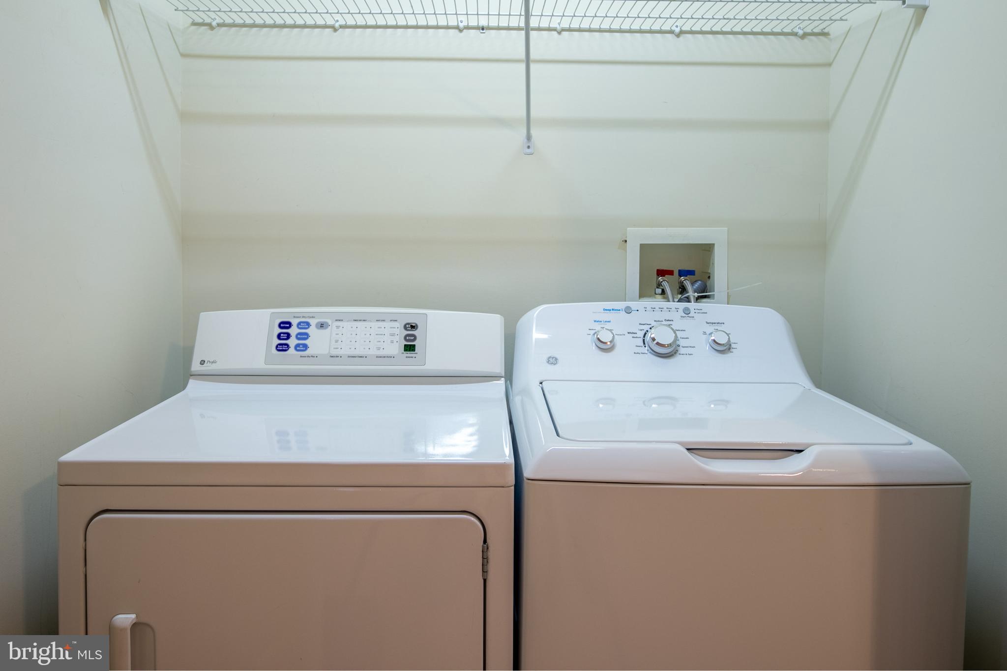 RETREAT AT FAIRWOOD TOWN - Residential