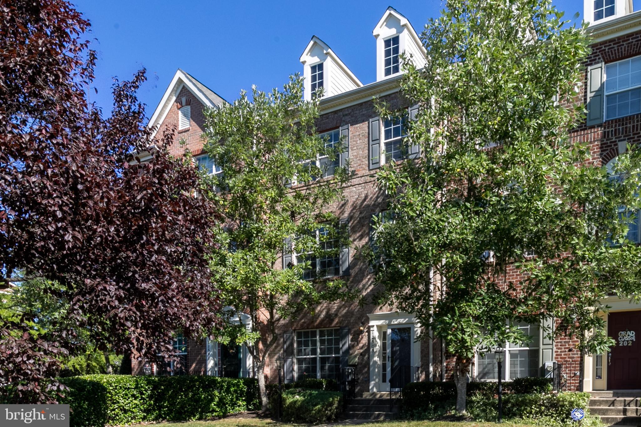 RETREAT AT FAIRWOOD TOWN - Residential