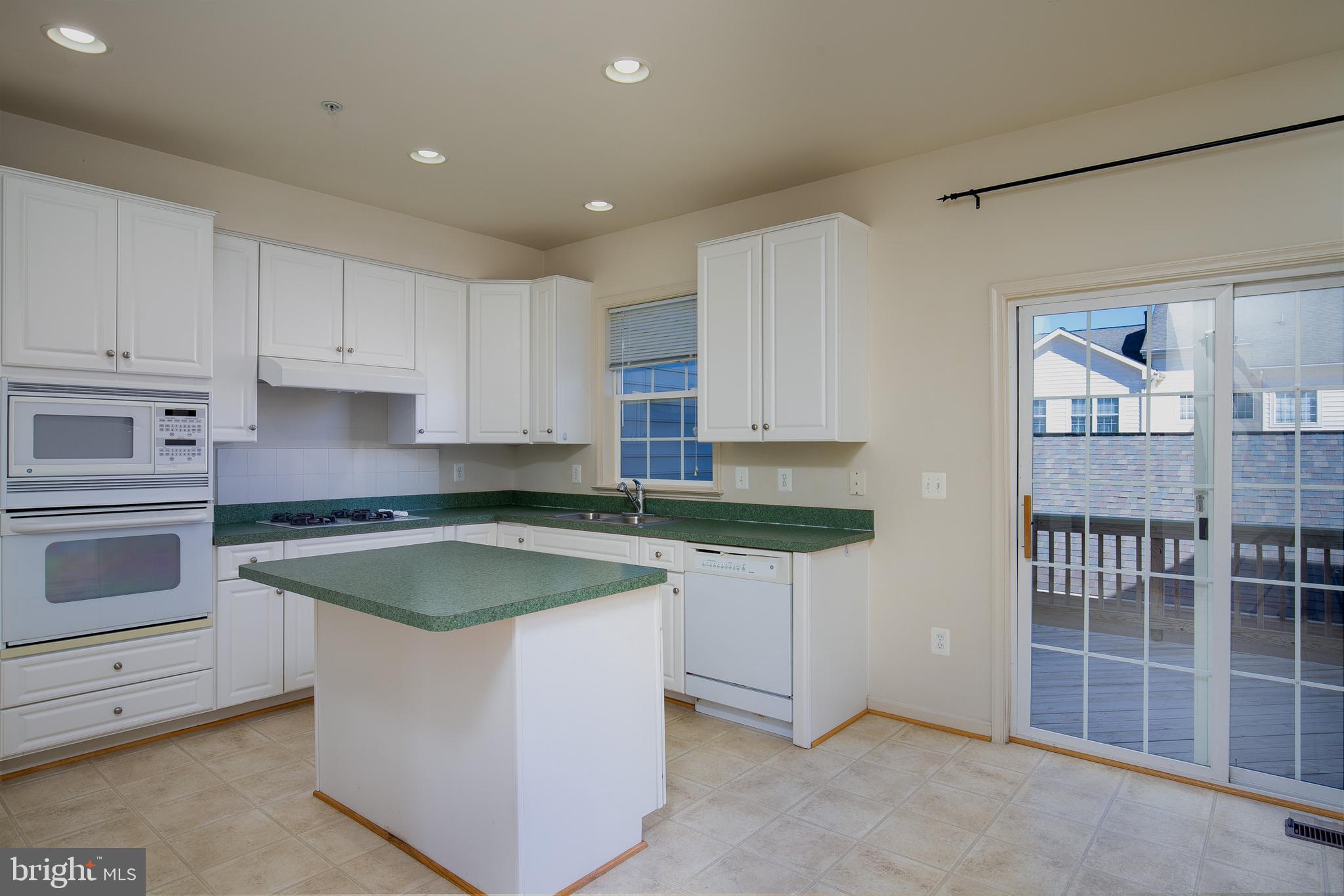 RETREAT AT FAIRWOOD TOWN - Residential