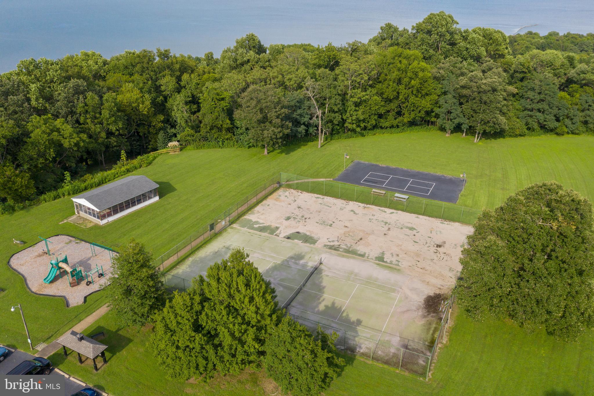 STRATFORD HARBOUR - Residential