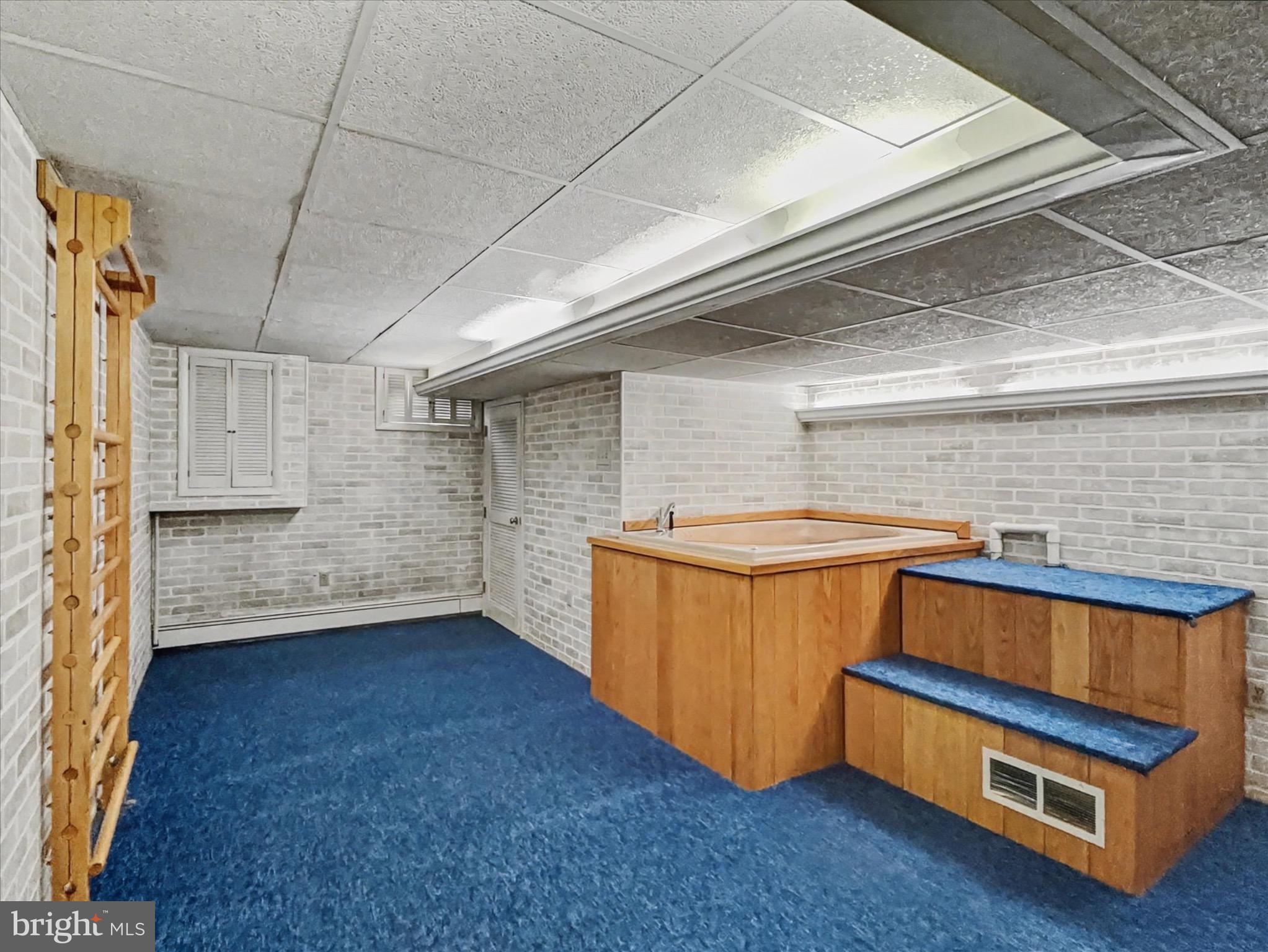 PENN OAKS - Residential