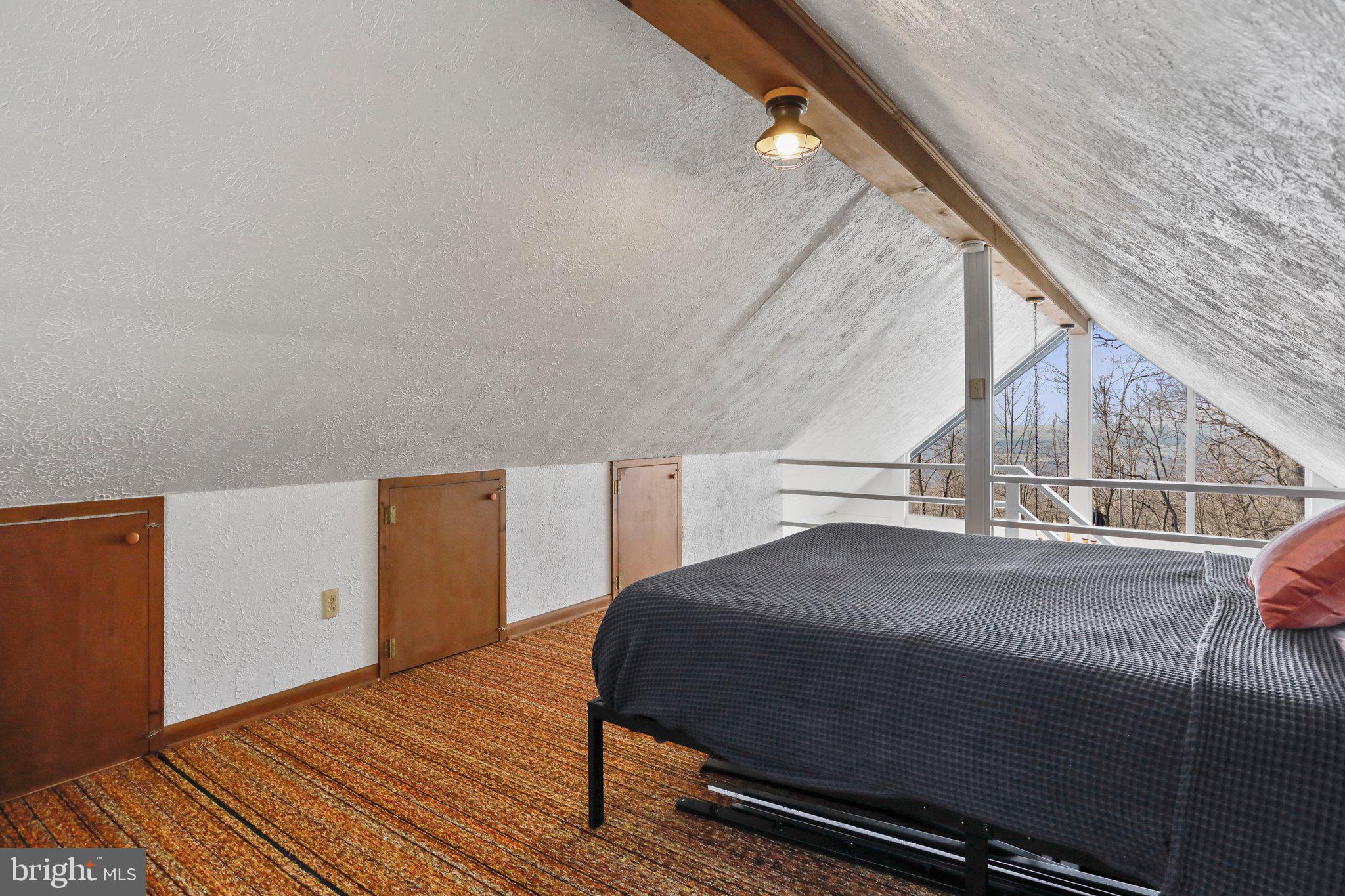 BLUE MOUNTAIN - Residential