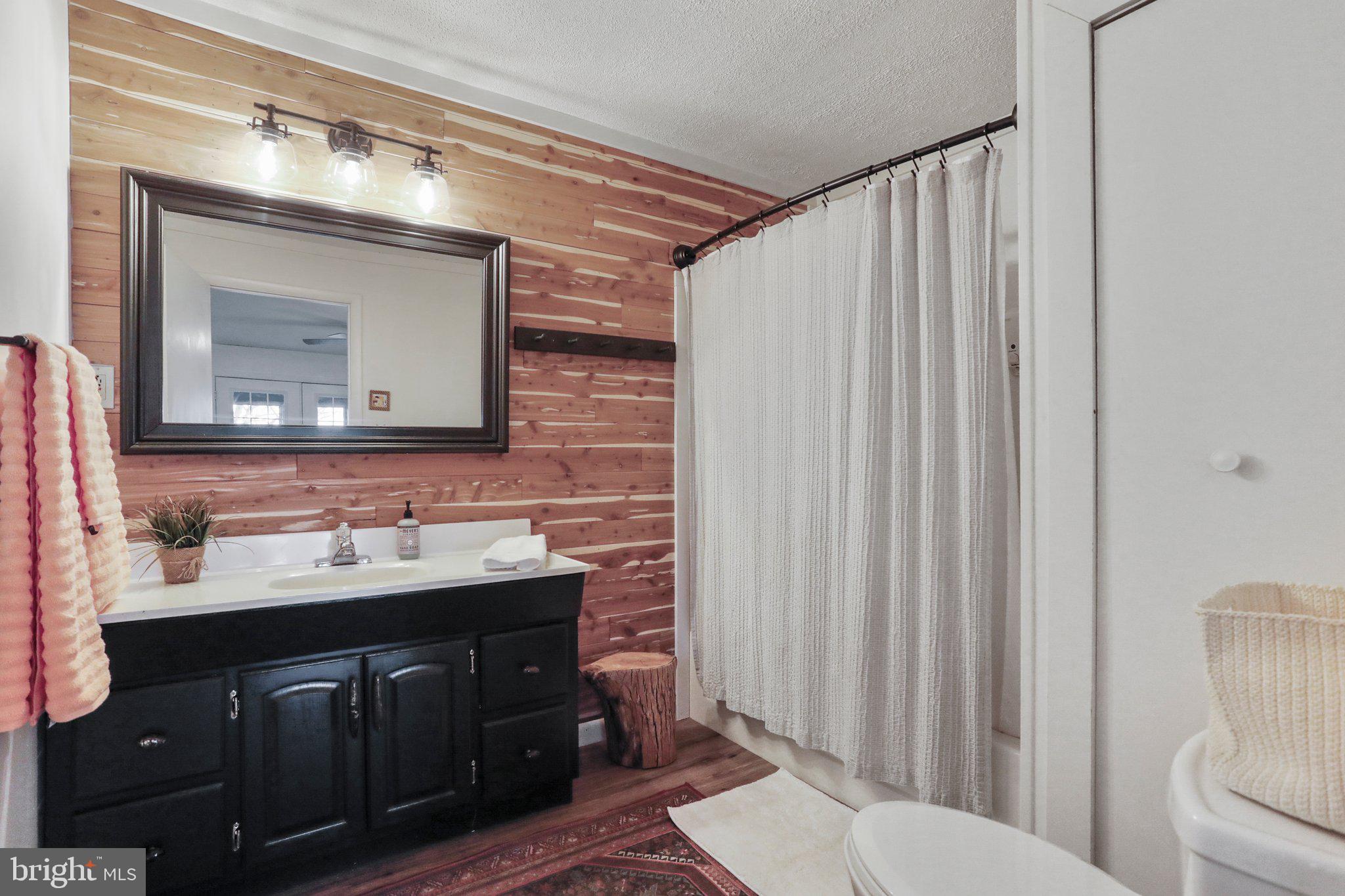 BLUE MOUNTAIN - Residential