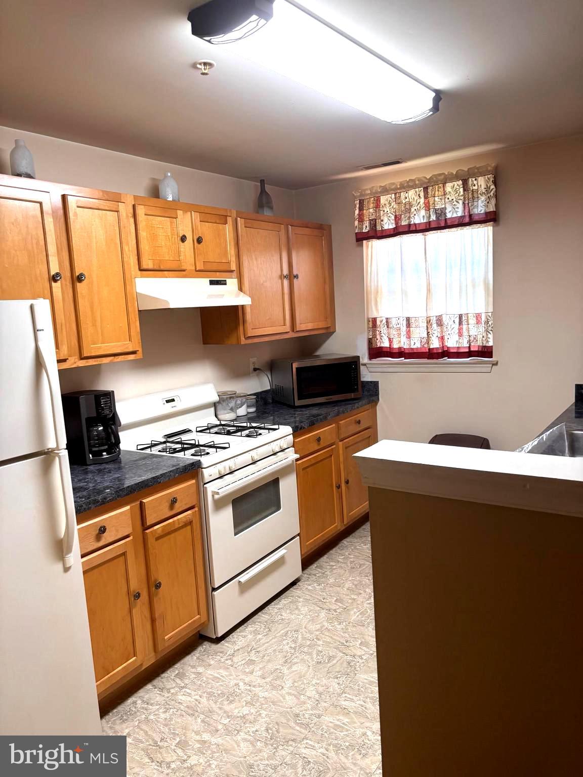 1240 HOLBROOK TERRACE NE 101