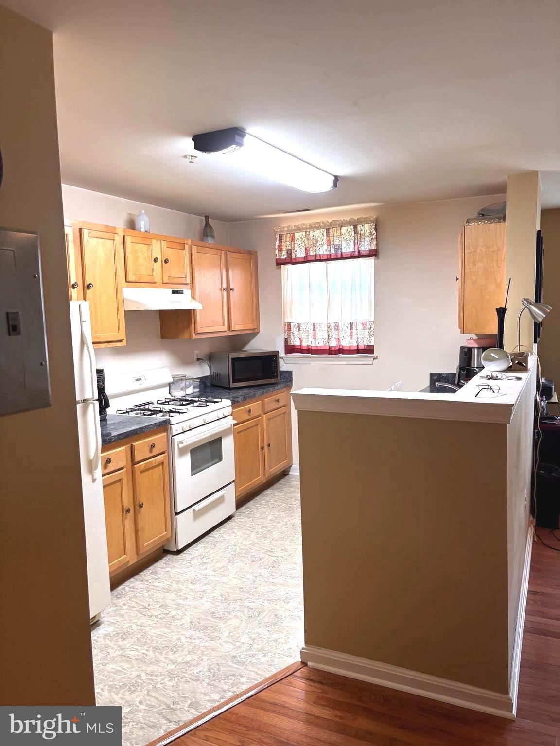 1240 HOLBROOK TERRACE NE 101