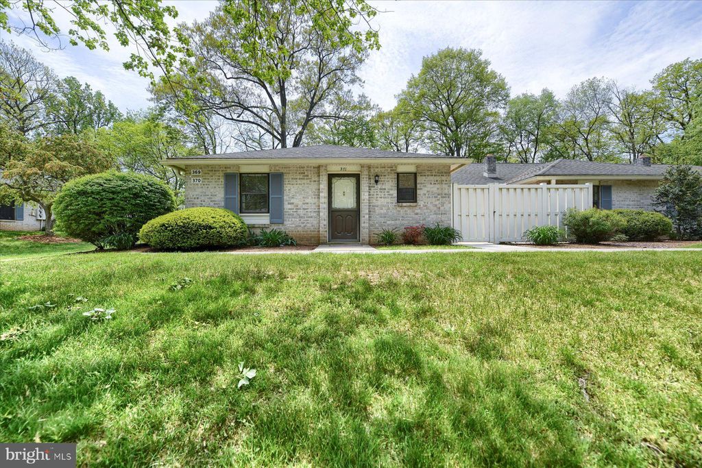 Photo of 371 Valleybrook Drive, Lancaster, PA 17601 (MLS # PALA2050132)