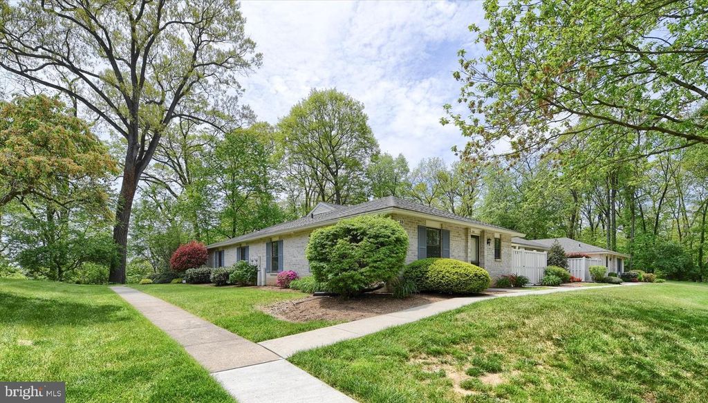 Photo of 371 Valleybrook Drive, Lancaster, PA 17601 (MLS # PALA2050132)