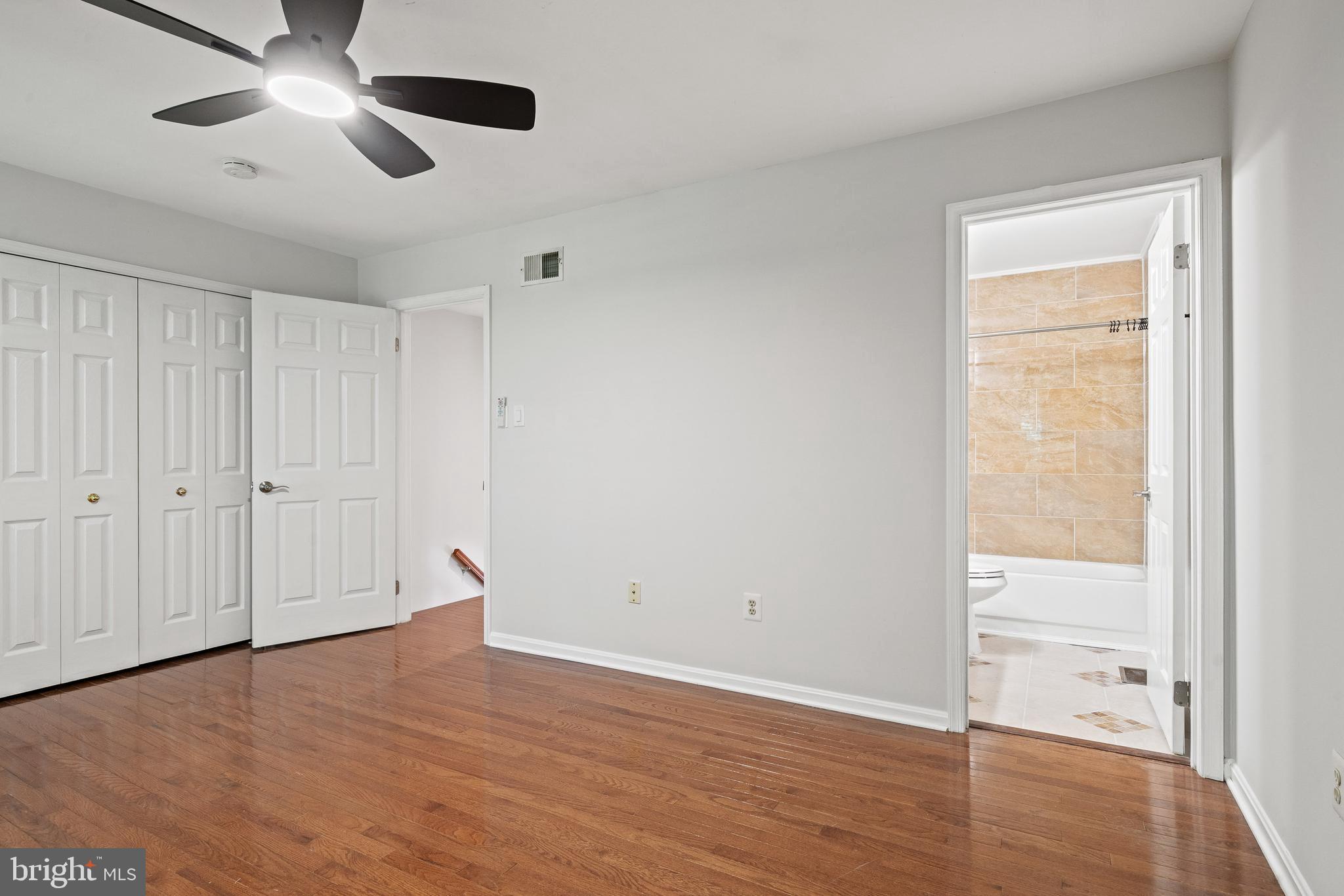 RIVERCHASE - Residential