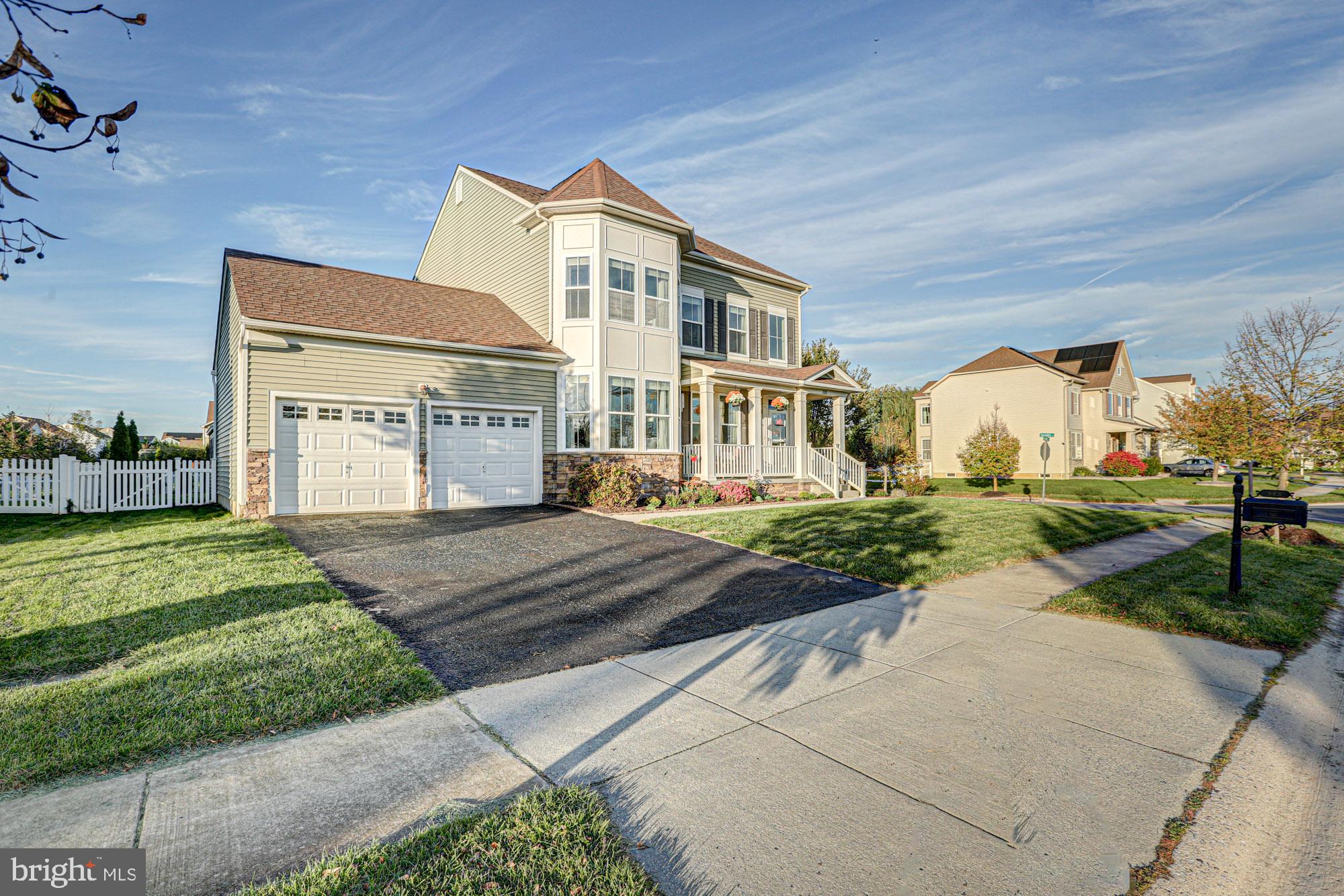 325 PLATO PLACE