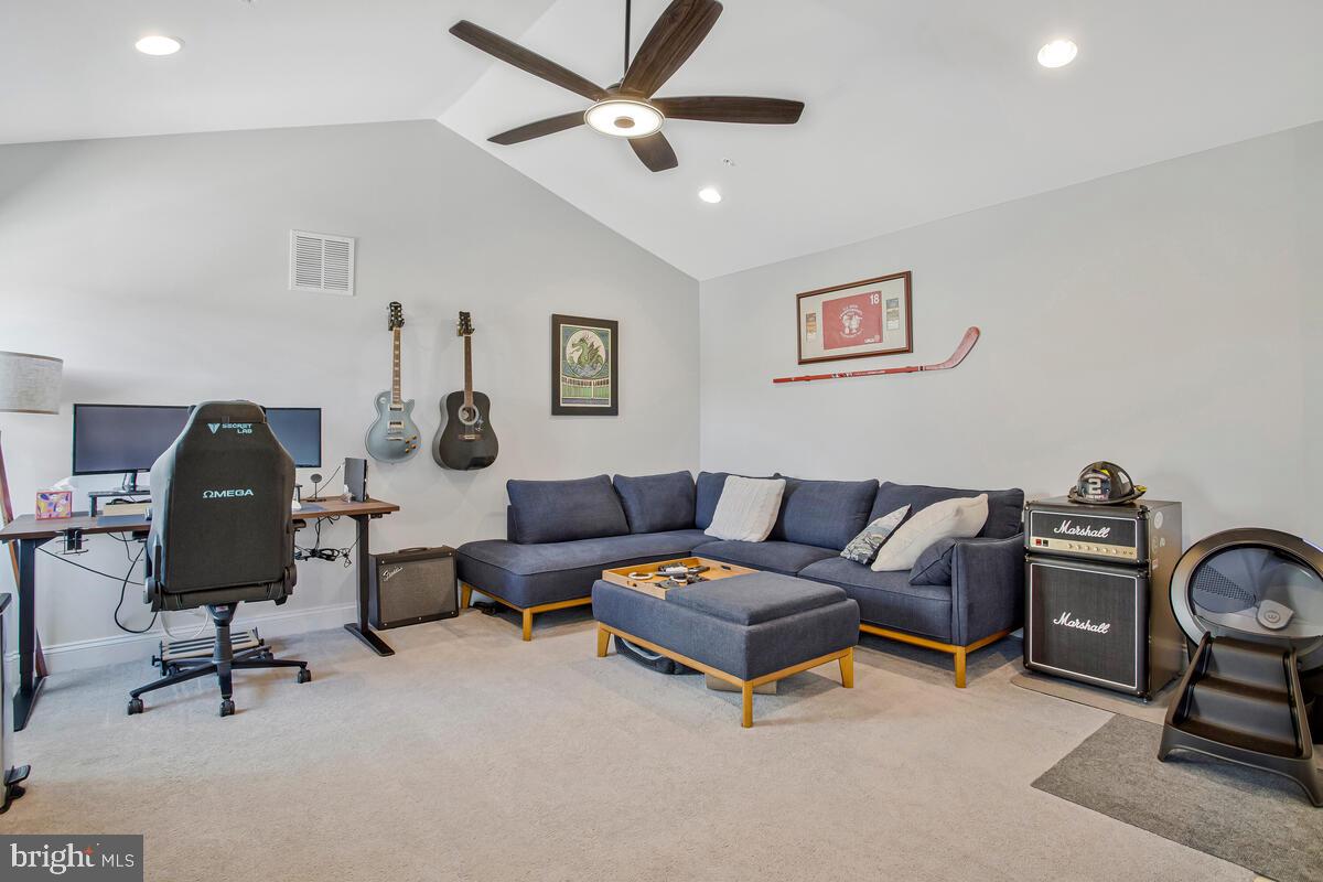 RAVENHURST GLEN - Residential