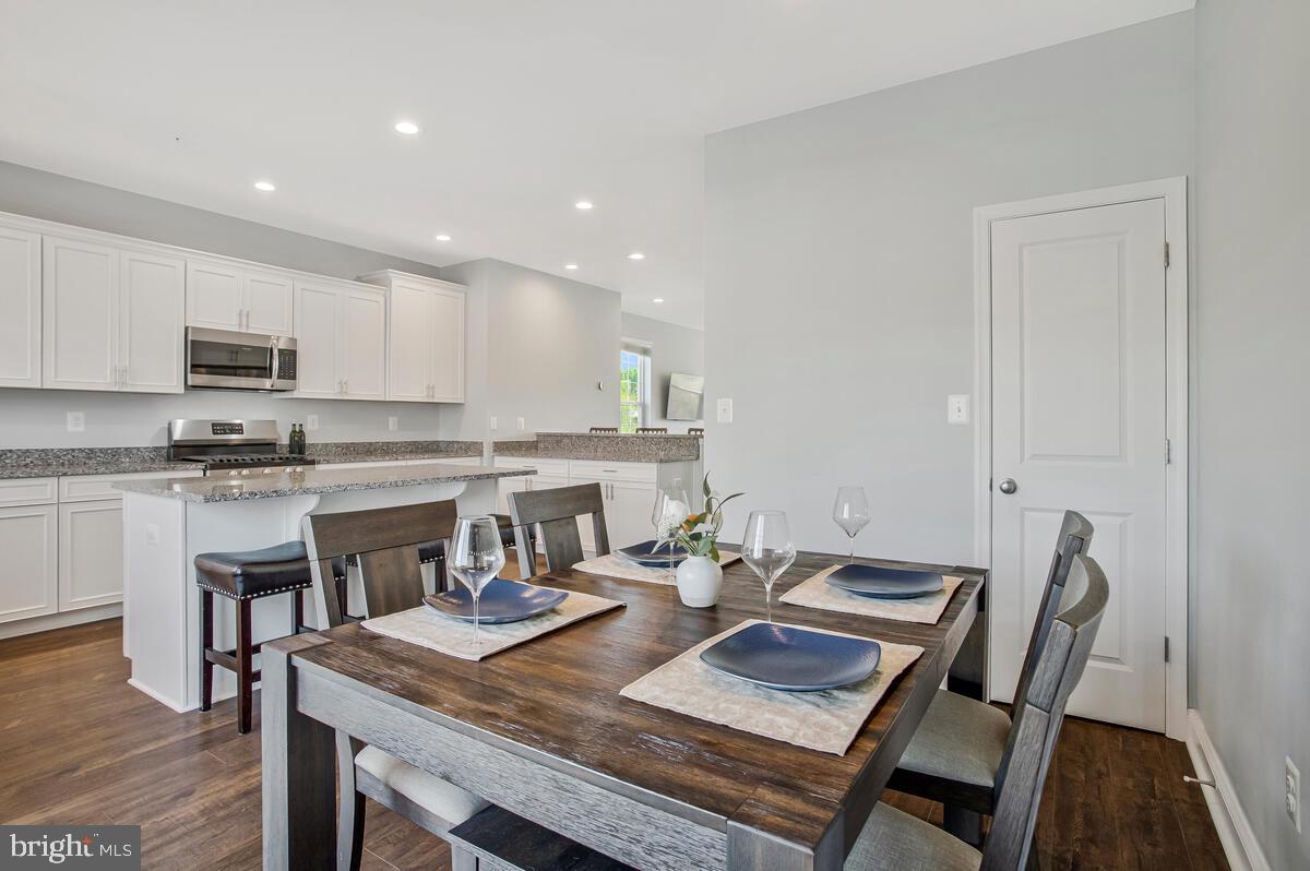 RAVENHURST GLEN - Residential