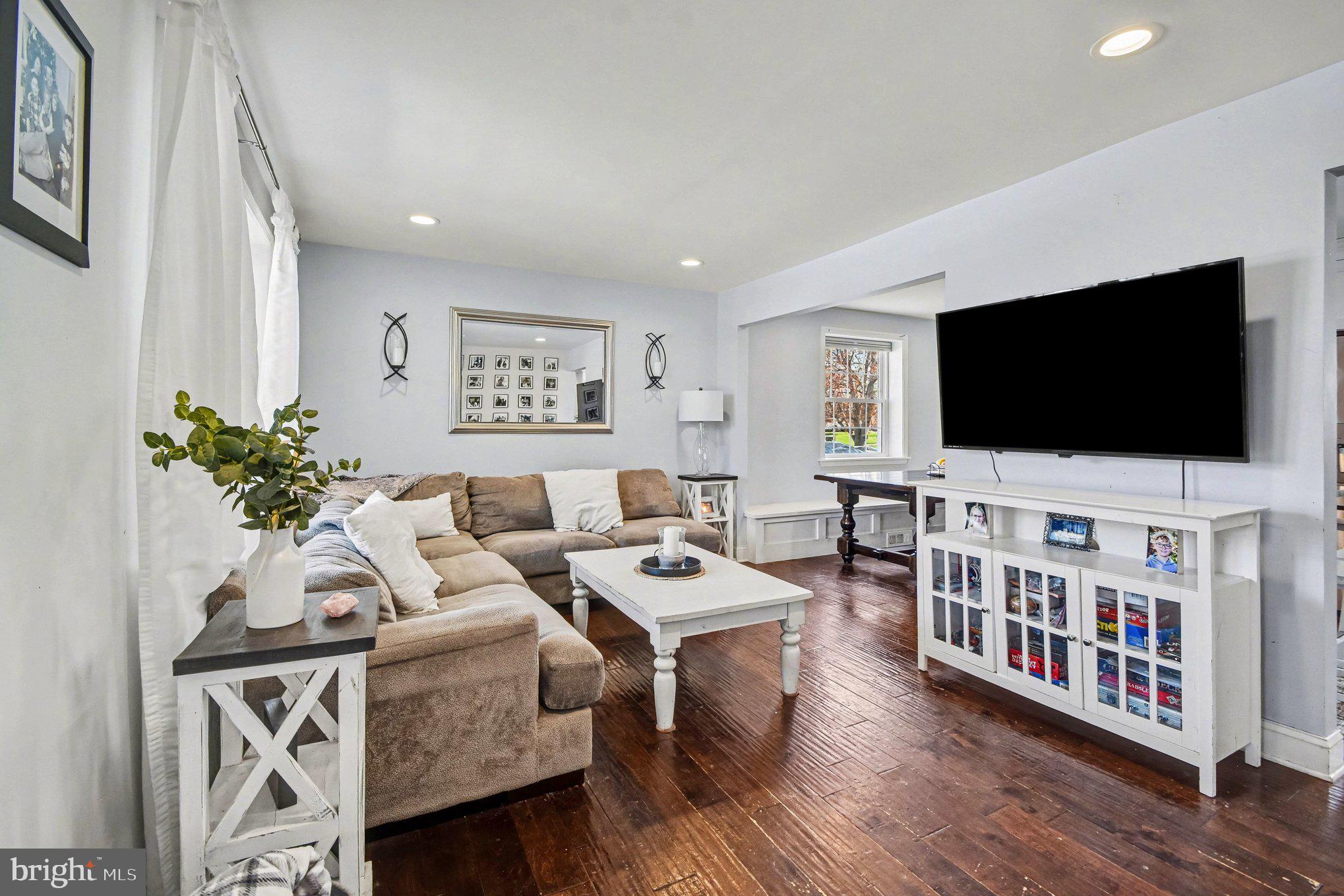 CRESTWYCK - Residential