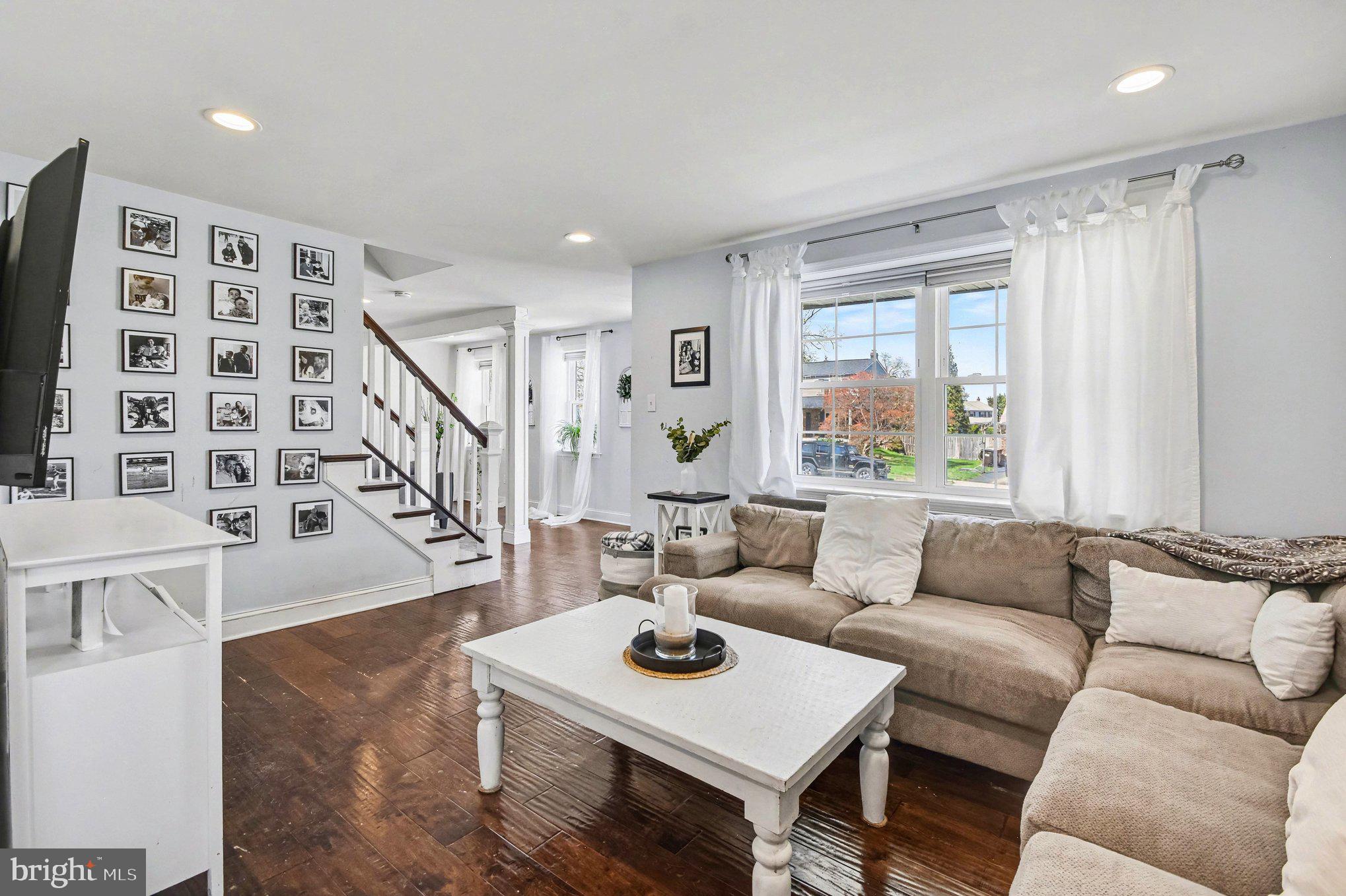 CRESTWYCK - Residential