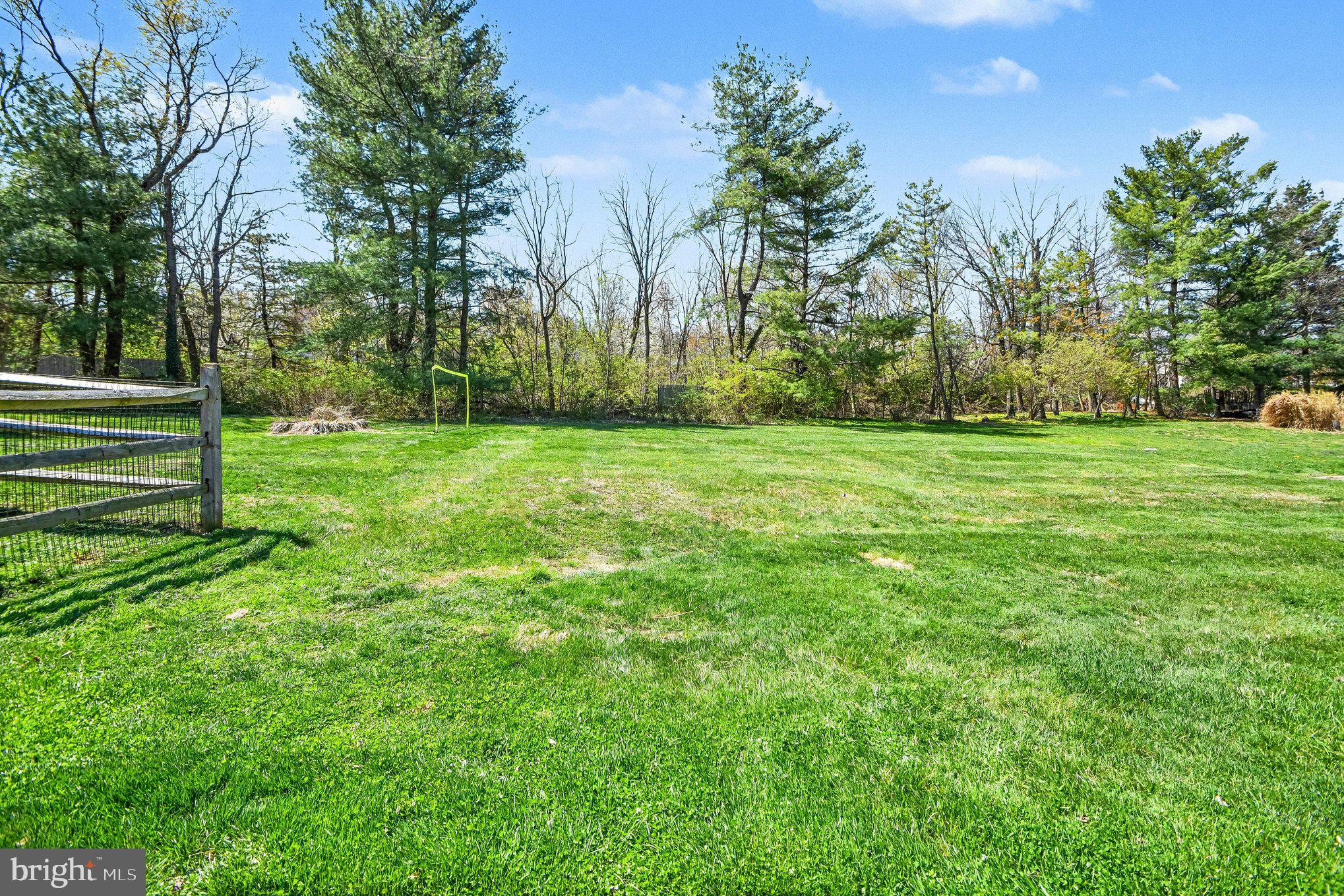 CRESTWYCK - Residential