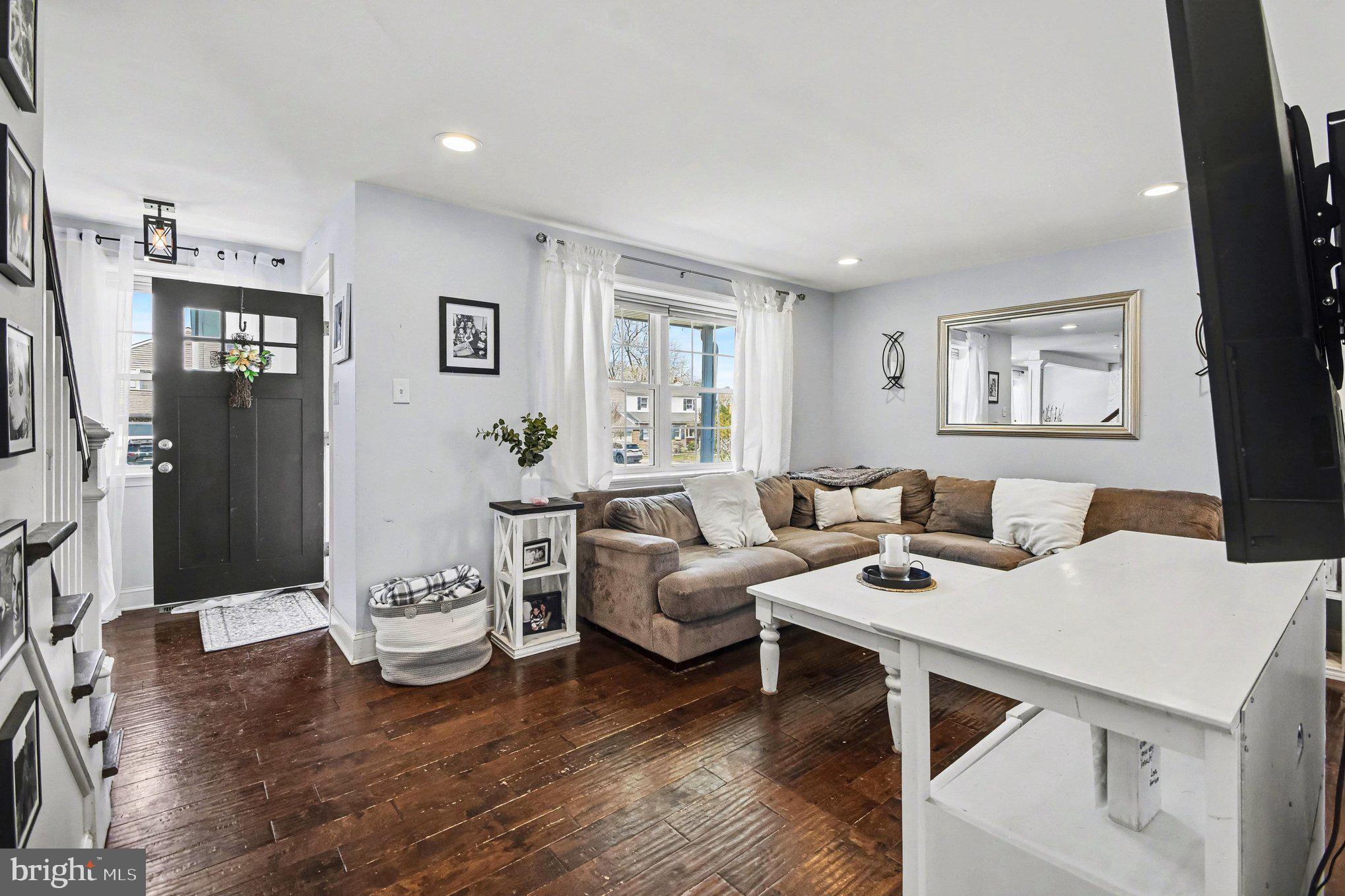 CRESTWYCK - Residential