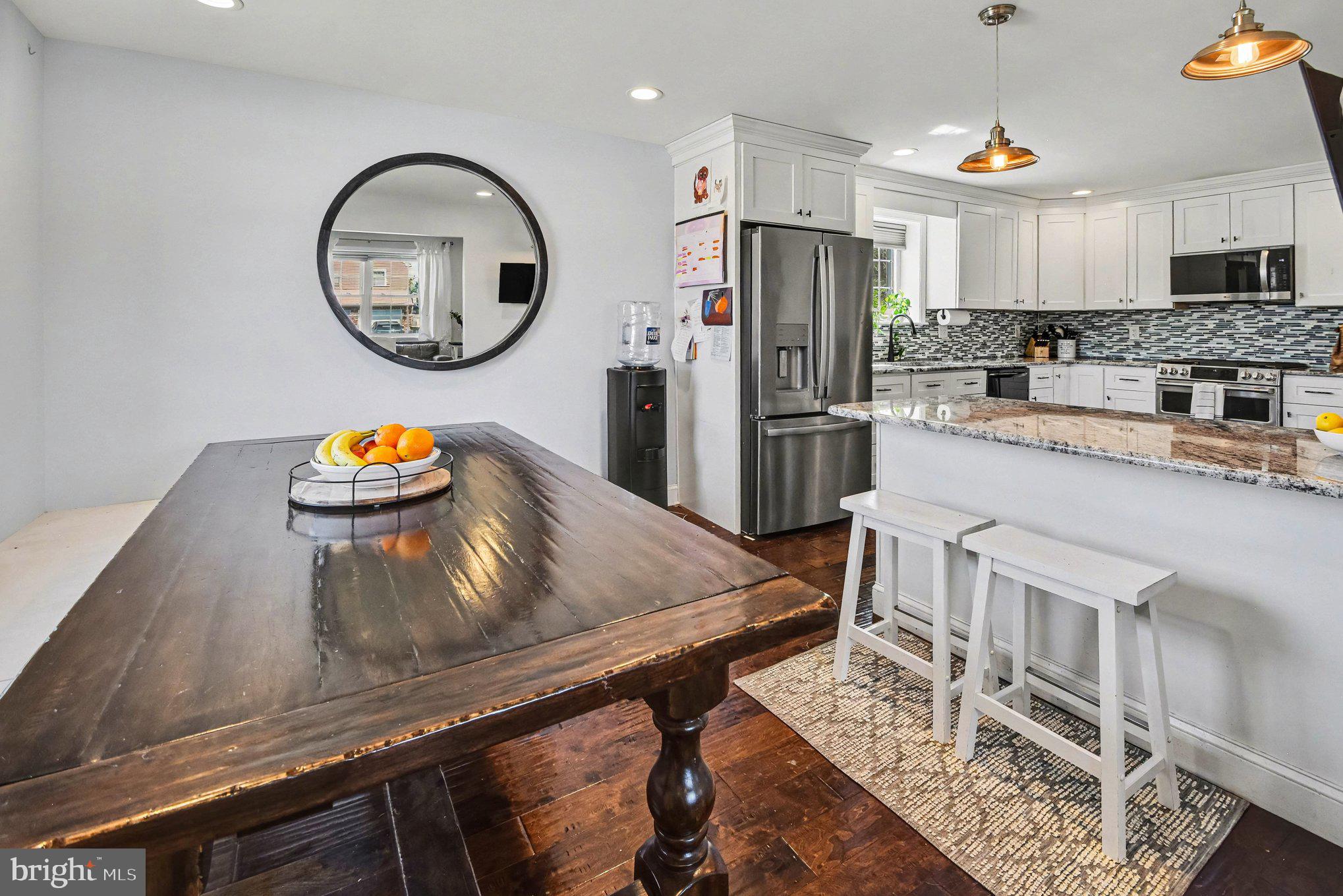 CRESTWYCK - Residential