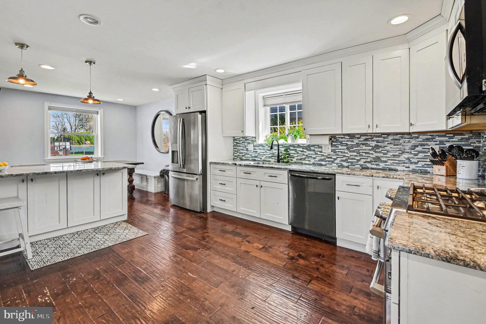 CRESTWYCK - Residential